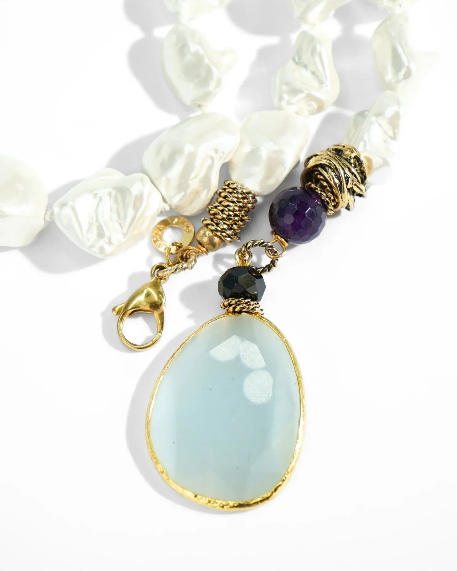 LUX QUARTZ NECKLACE