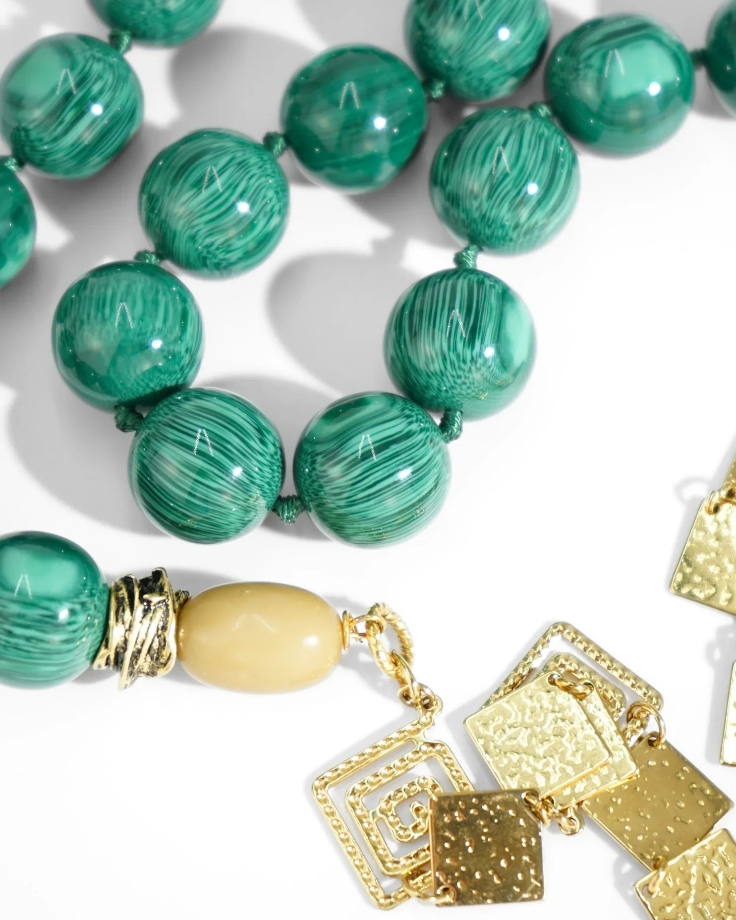 LUX QUARTZ NECKLACE
