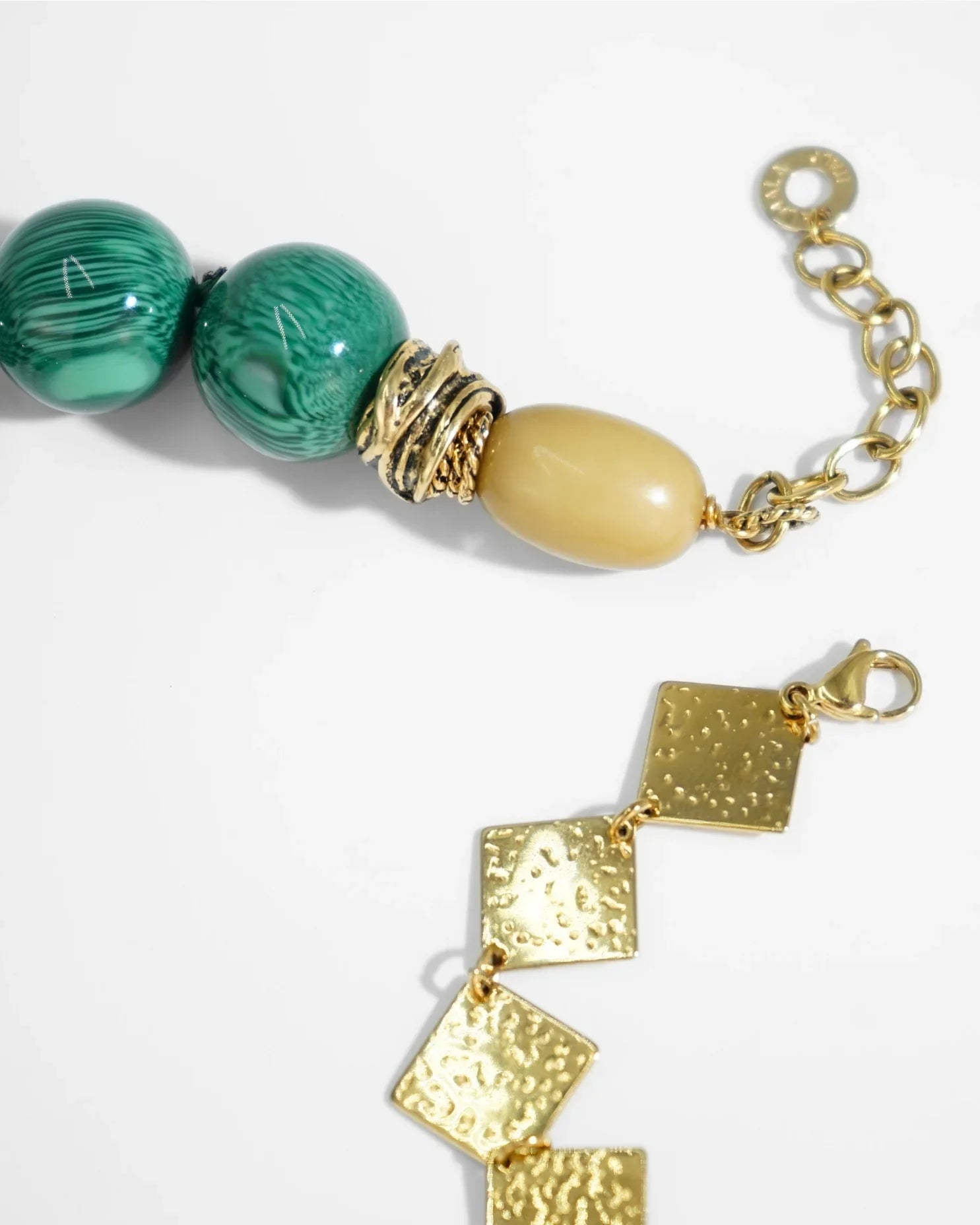 LUX QUARTZ NECKLACE