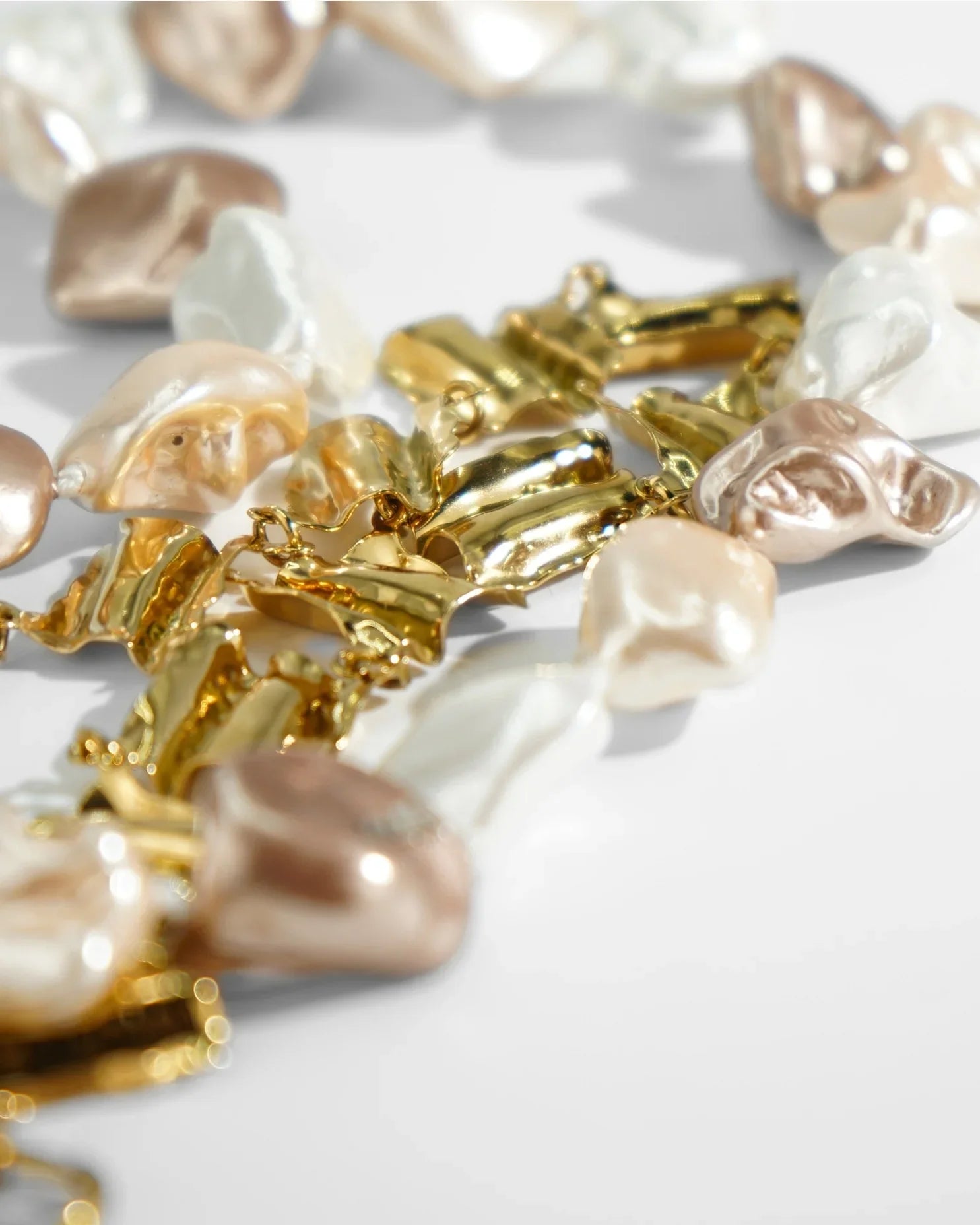 LUX QUARTZ NECKLACE