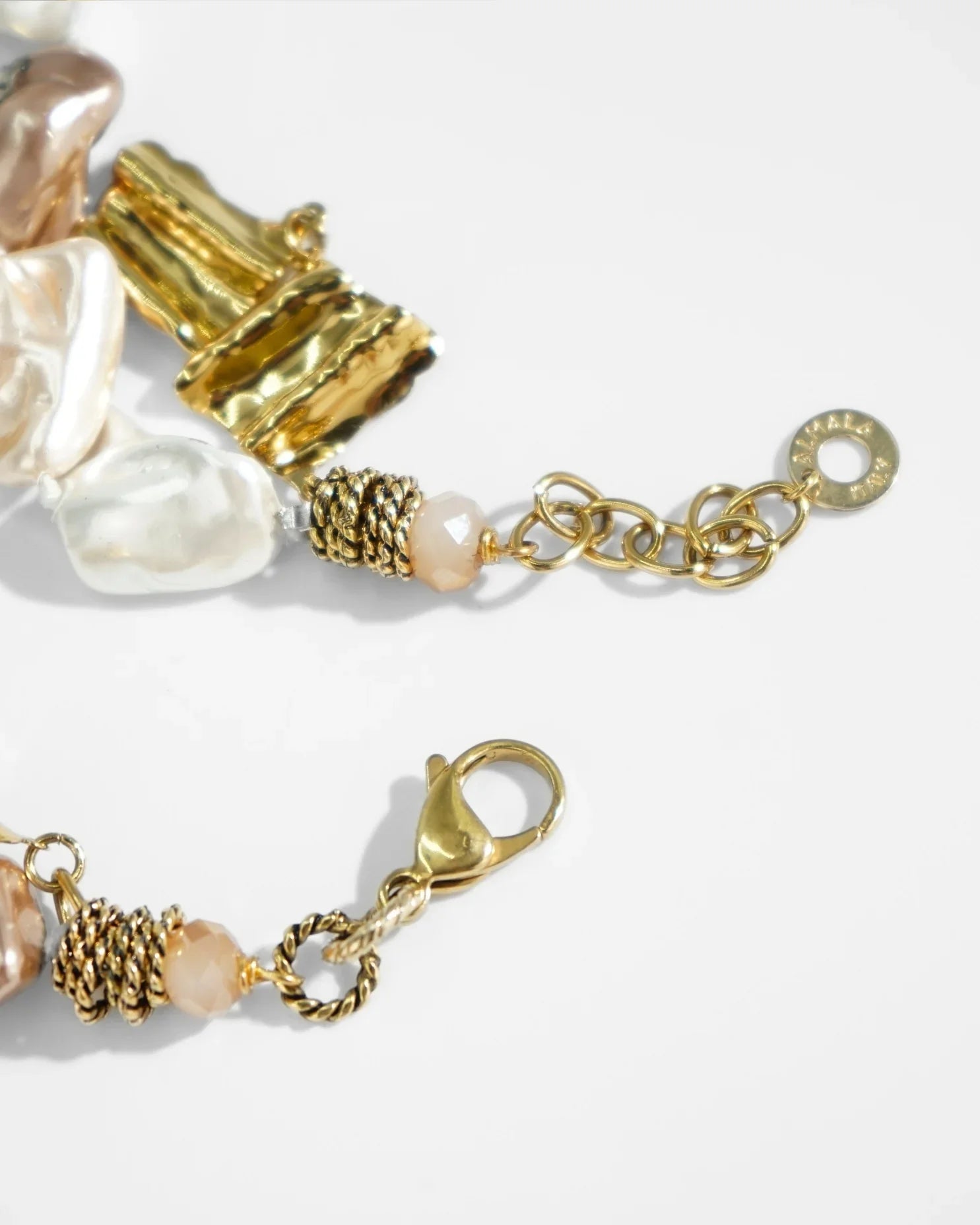 LUX QUARTZ NECKLACE