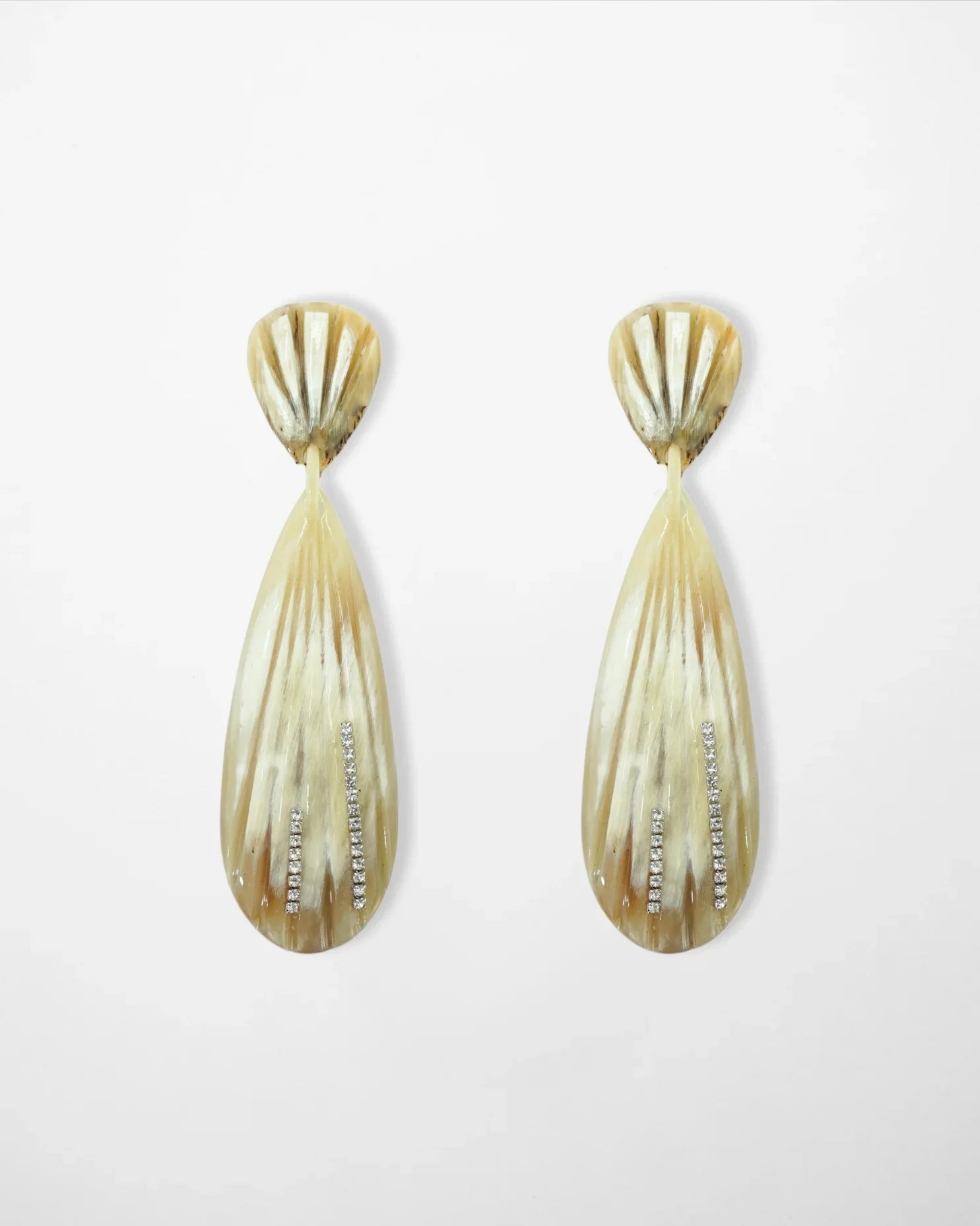 LUX QUARTZ NECKLACE