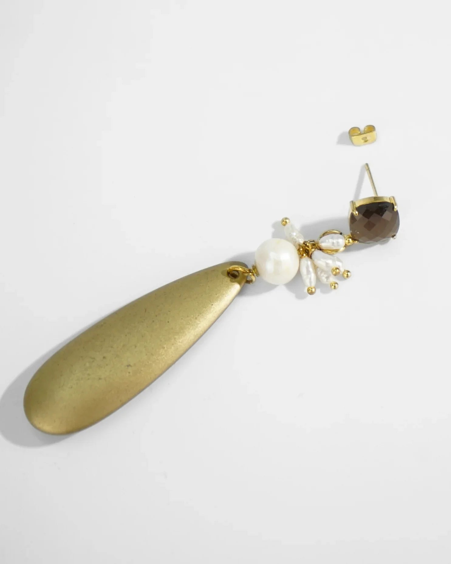 LUX QUARTZ NECKLACE
