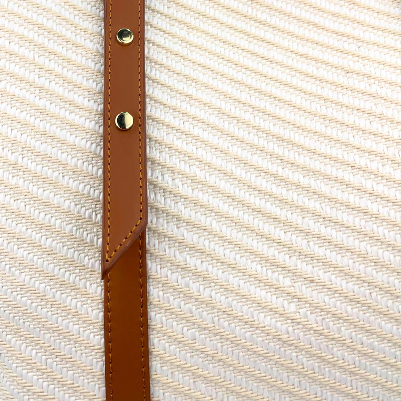 LOURA | LEATHER