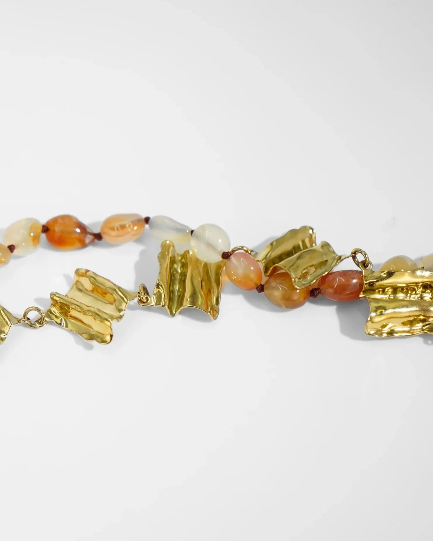 LUX QUARTZ NECKLACE