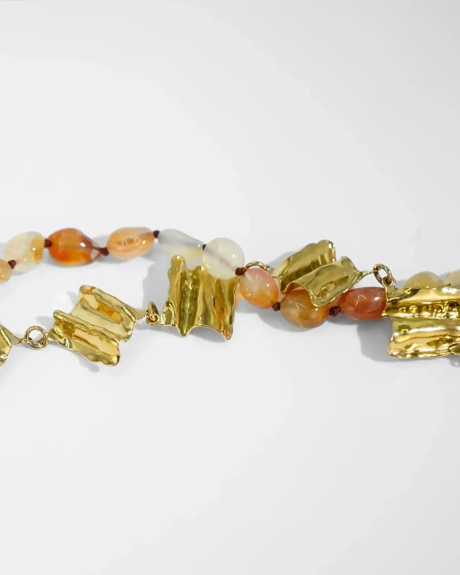 LUX QUARTZ NECKLACE