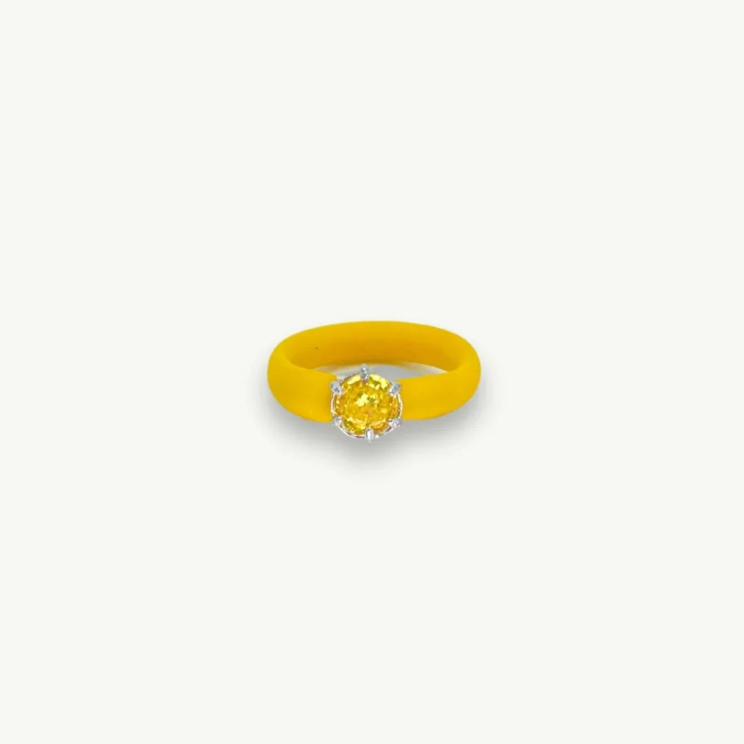 MULTICOLORED SOLITARY RING
