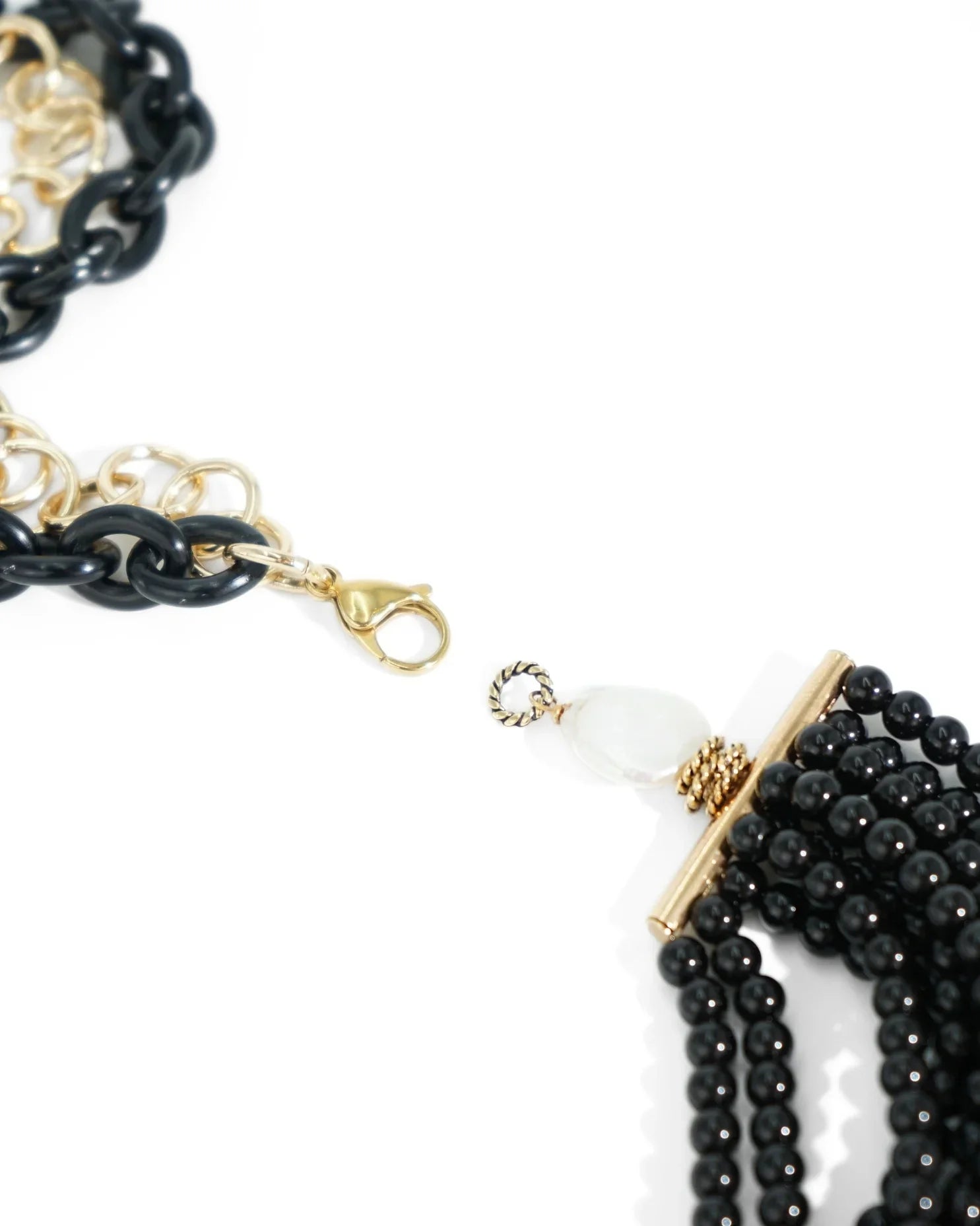 LUX QUARTZ NECKLACE
