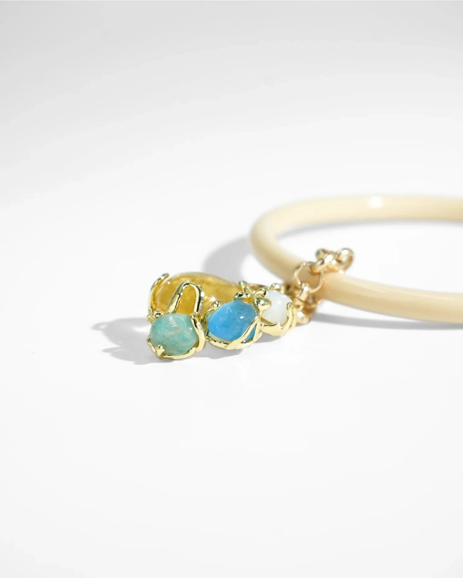 LUX QUARTZ NECKLACE