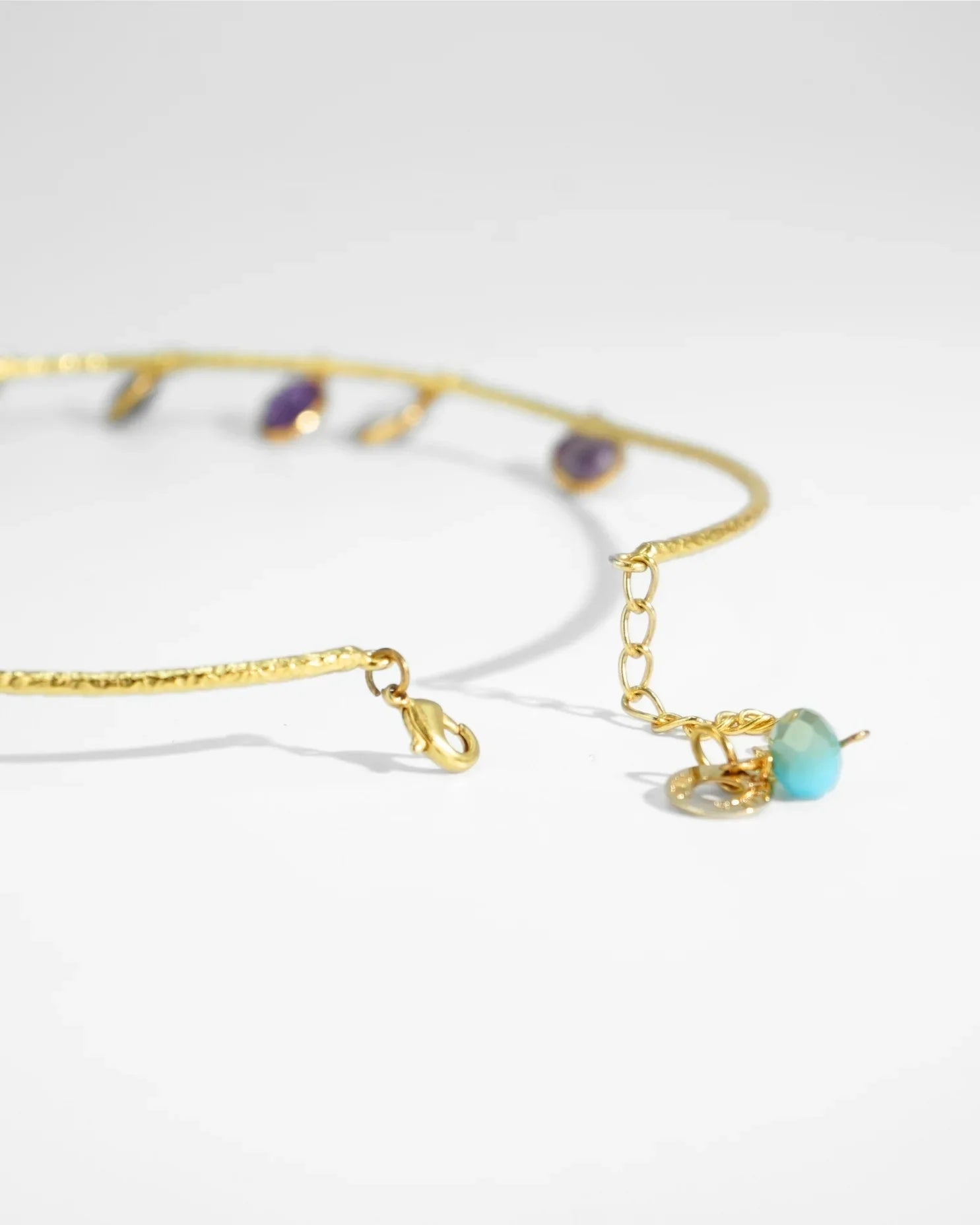 LUX QUARTZ NECKLACE