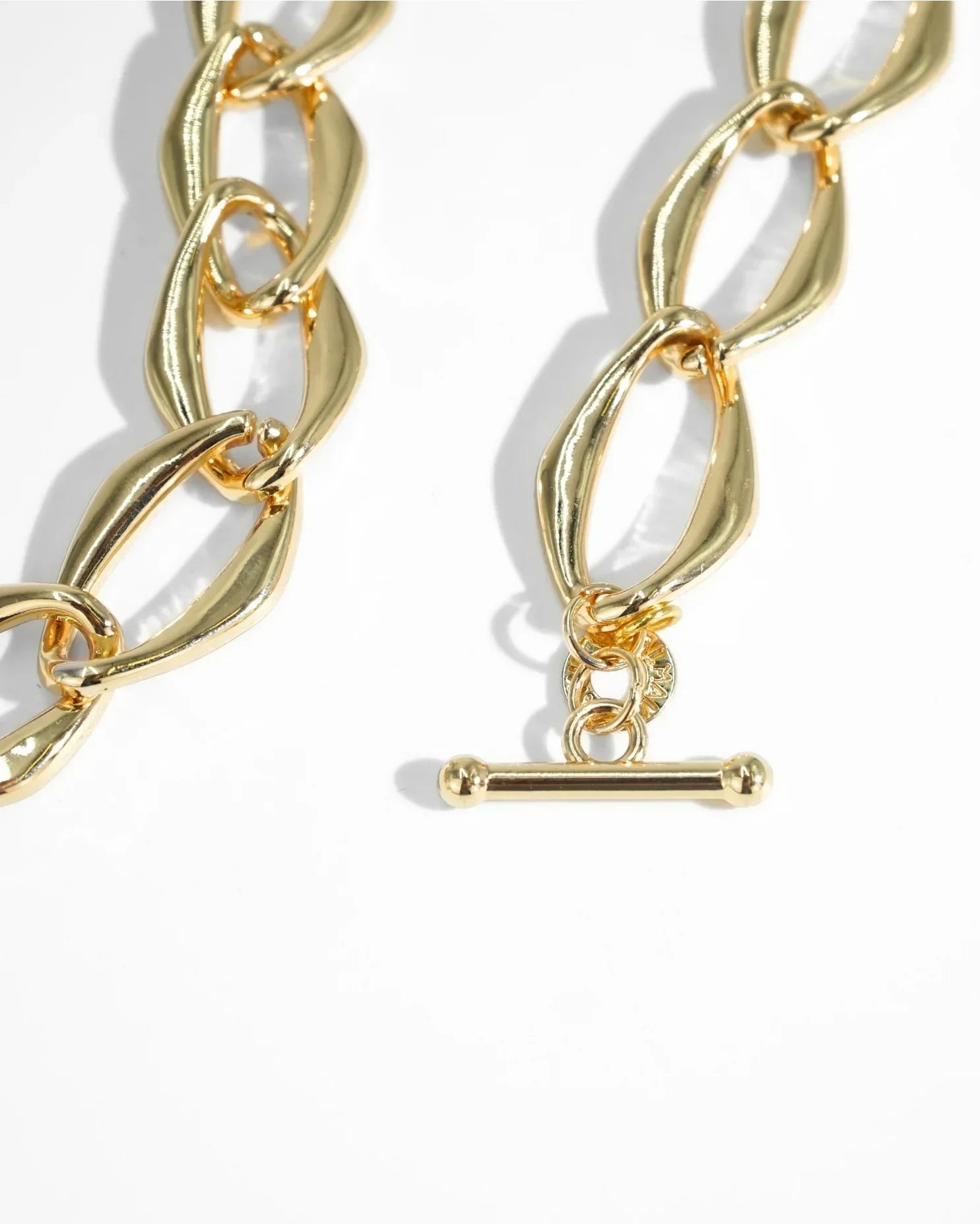 LUX QUARTZ NECKLACE