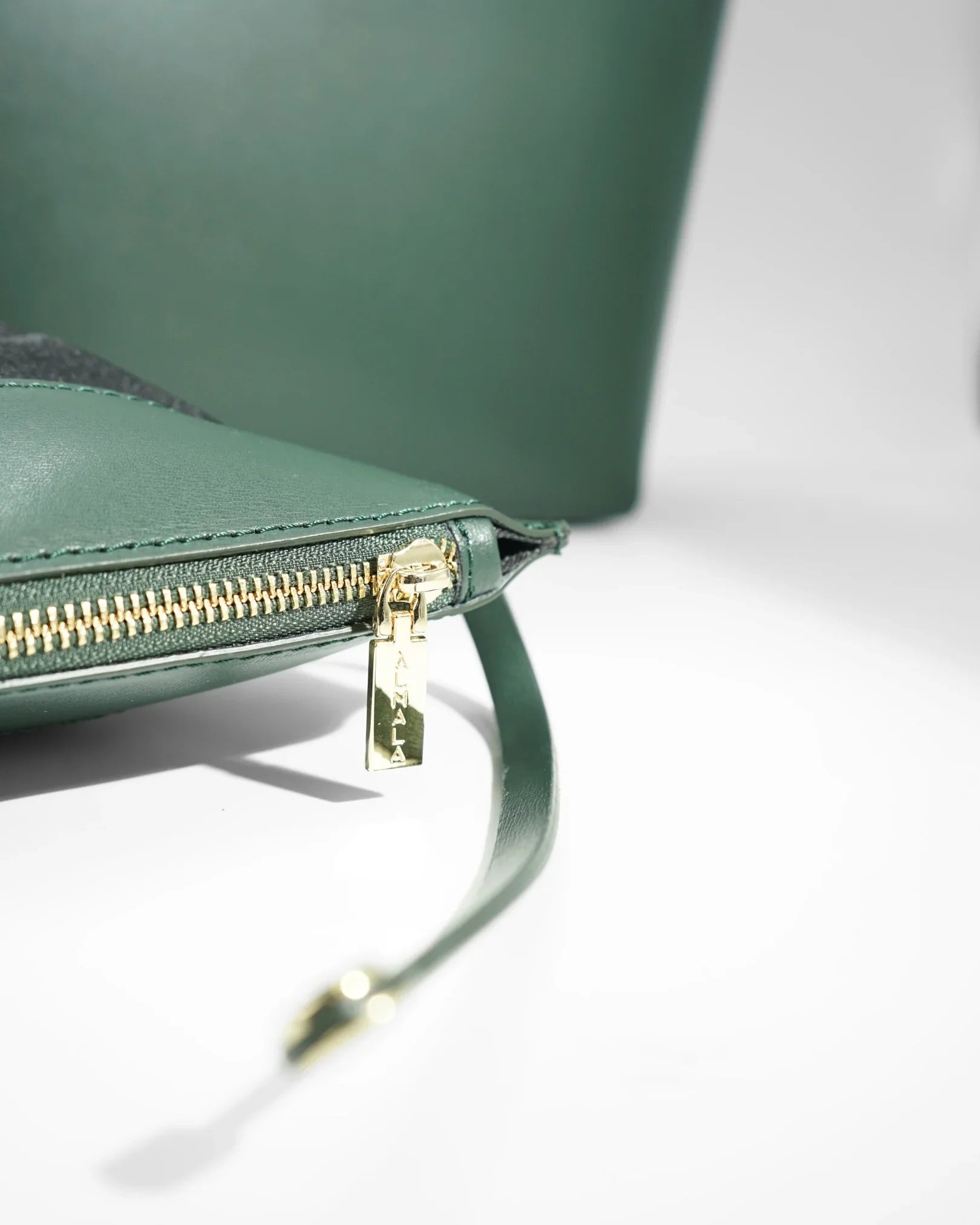 CINDY | LEATHER