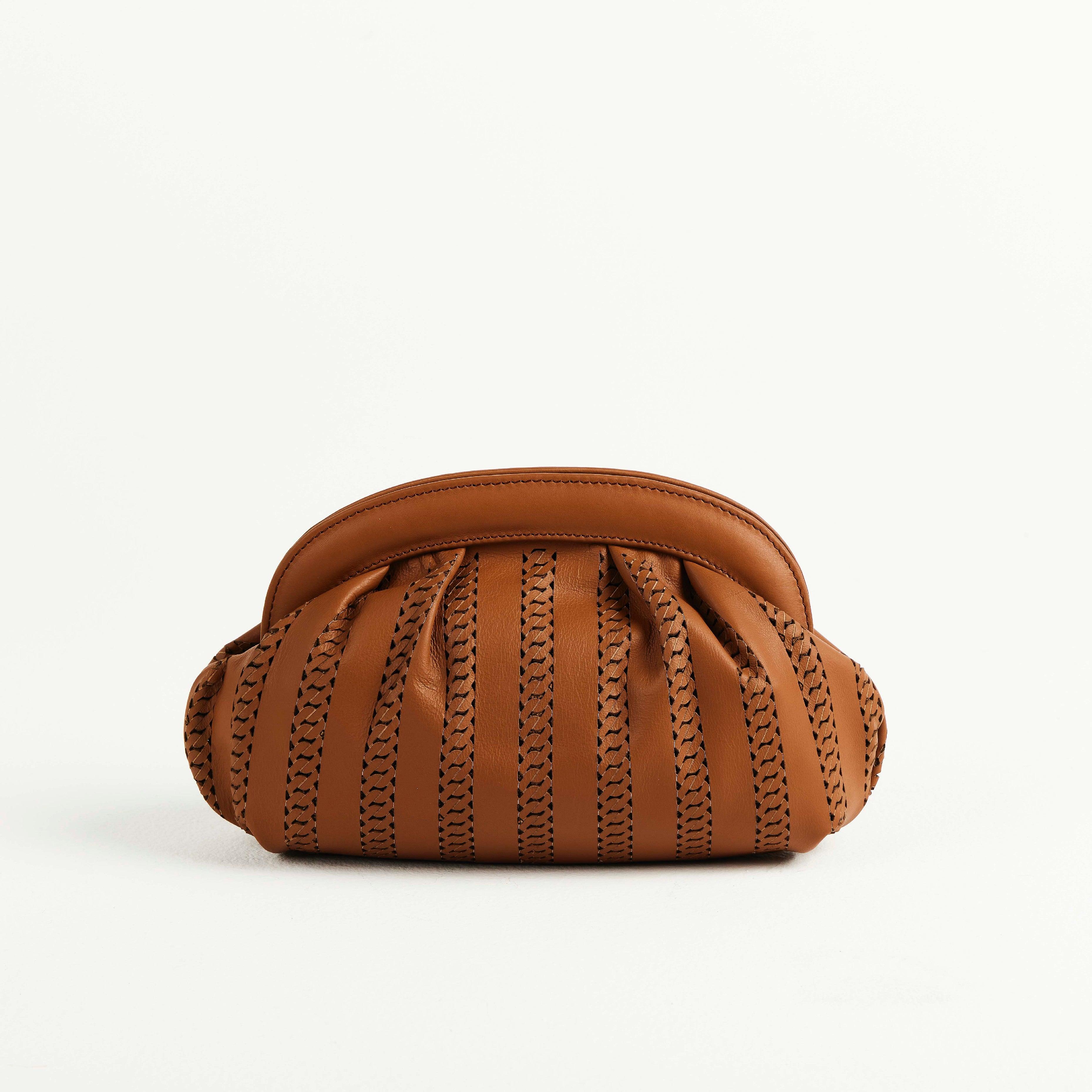 ABIGAIL WINTER | COGNAC - Almala