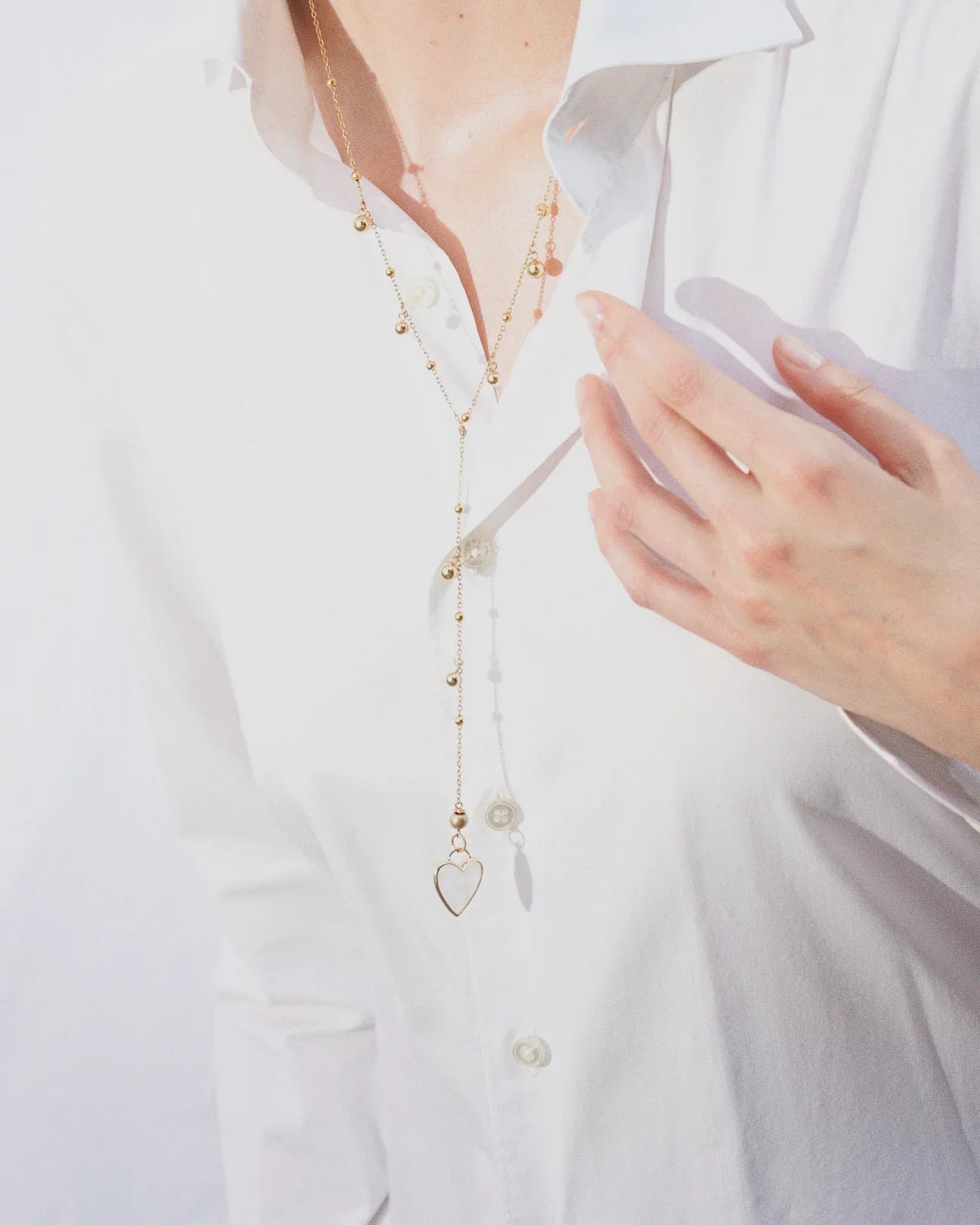 LUX QUARTZ NECKLACE