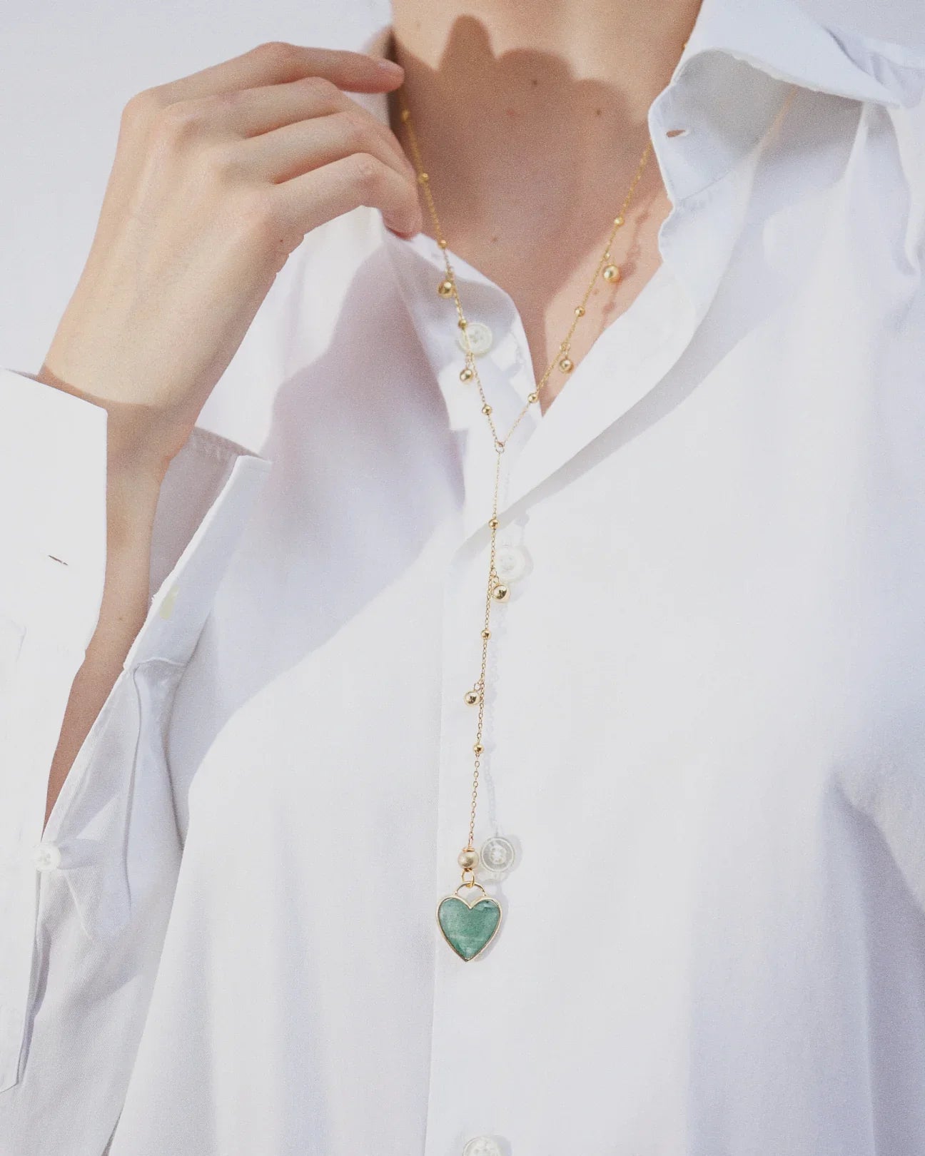 LUX QUARTZ NECKLACE