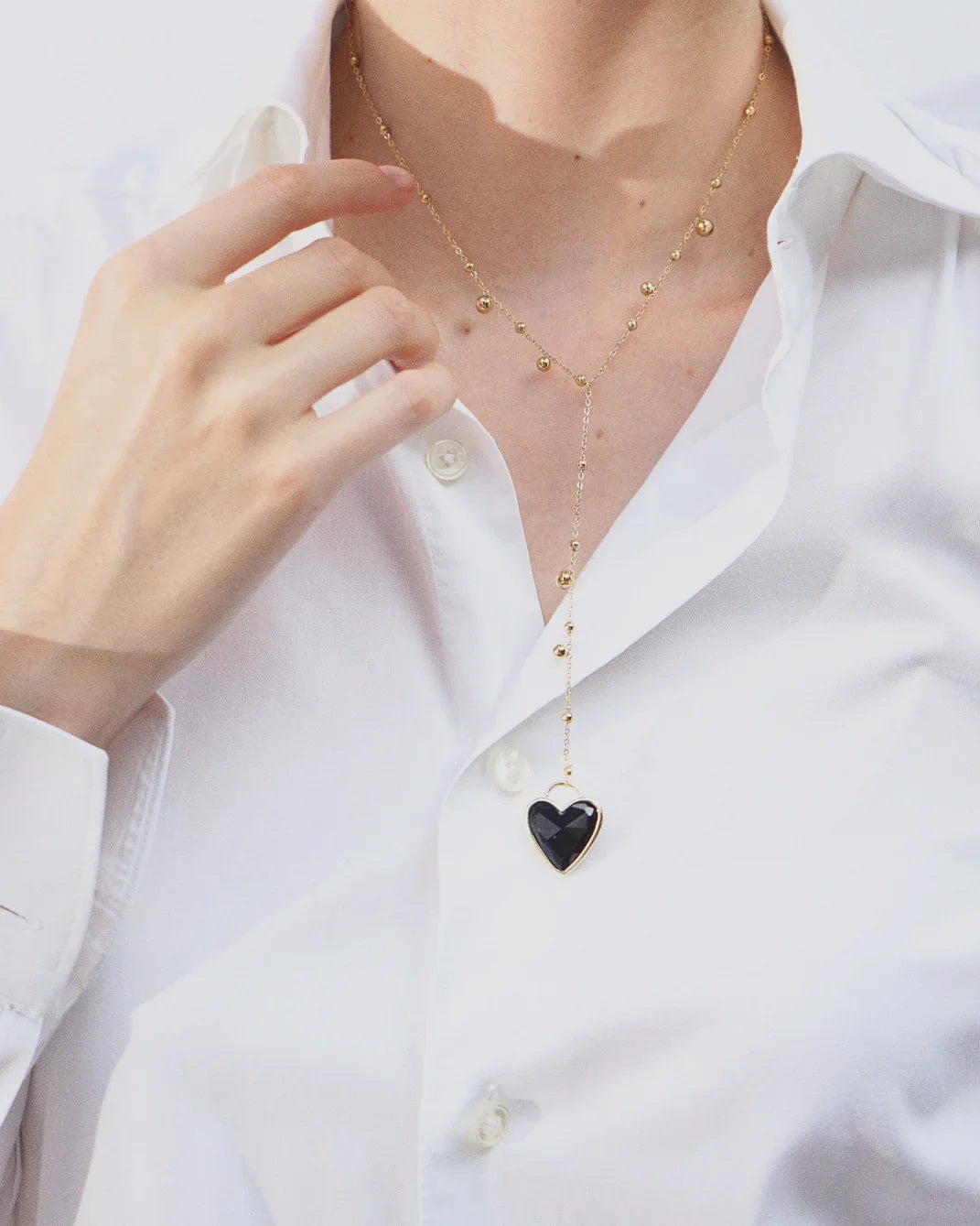 LUX QUARTZ NECKLACE