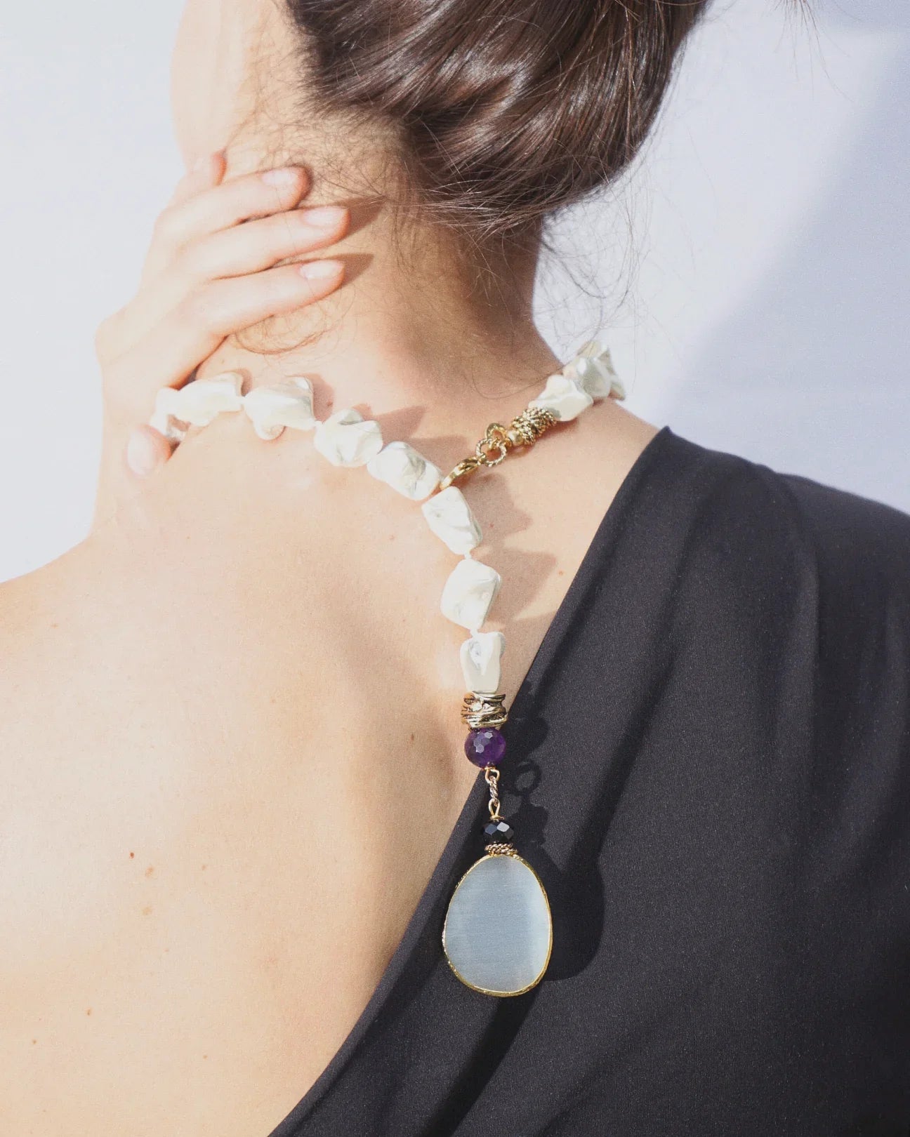 LUX QUARTZ NECKLACE