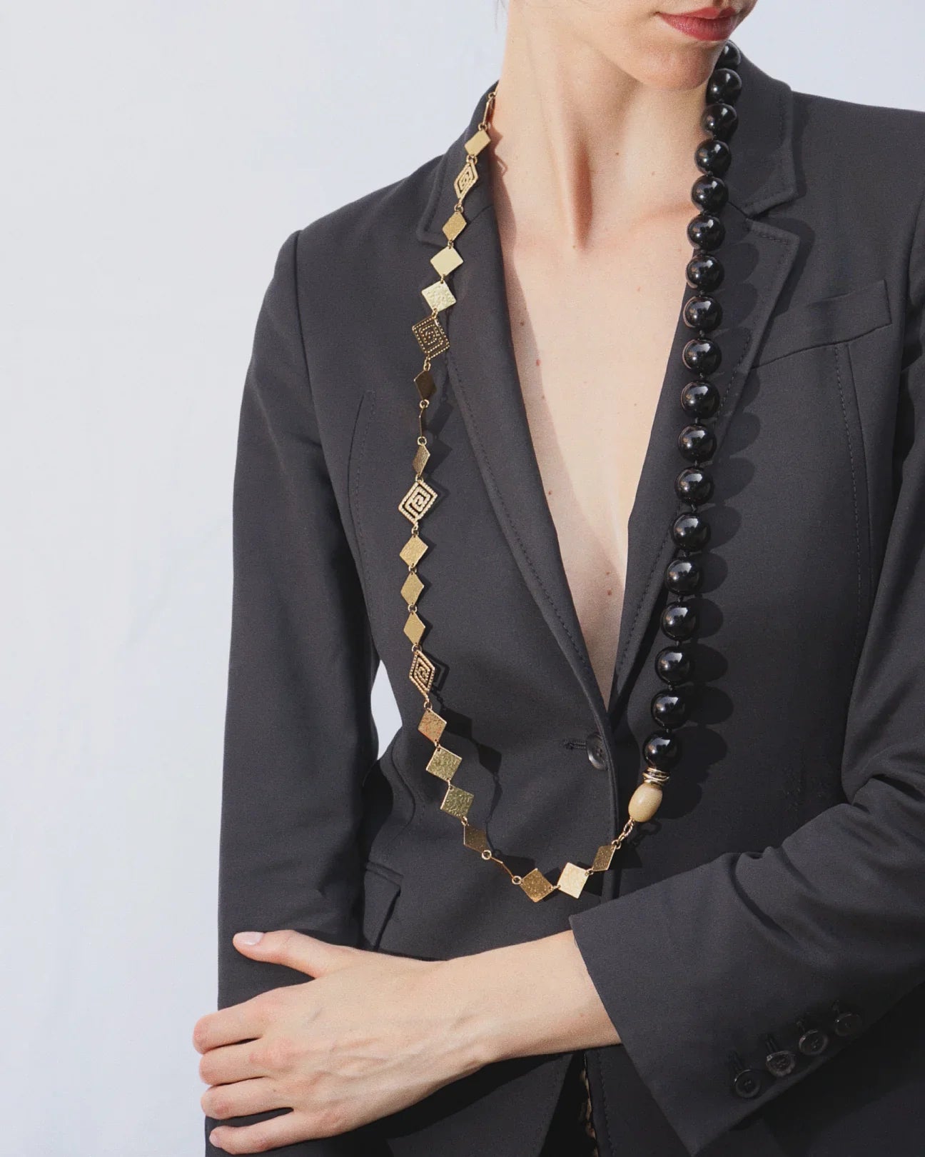 LUX QUARTZ NECKLACE