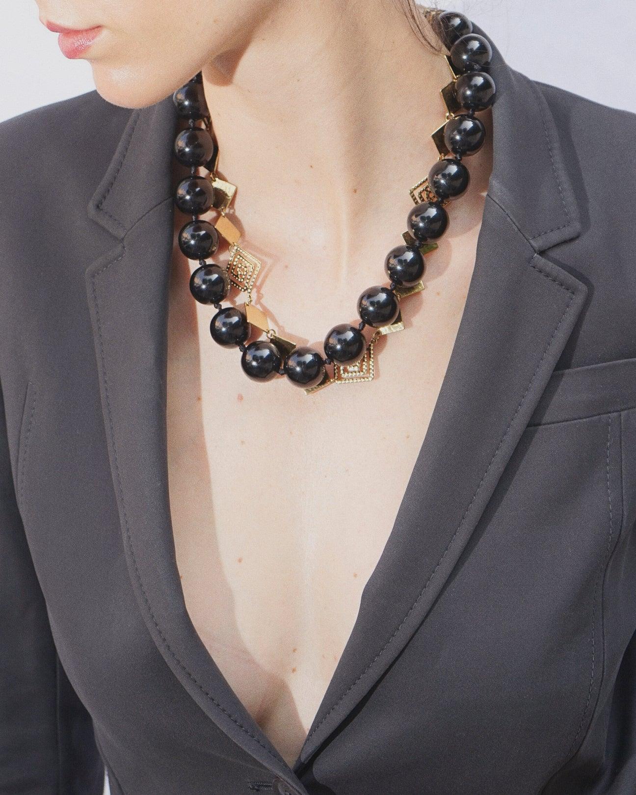 LUX QUARTZ NECKLACE