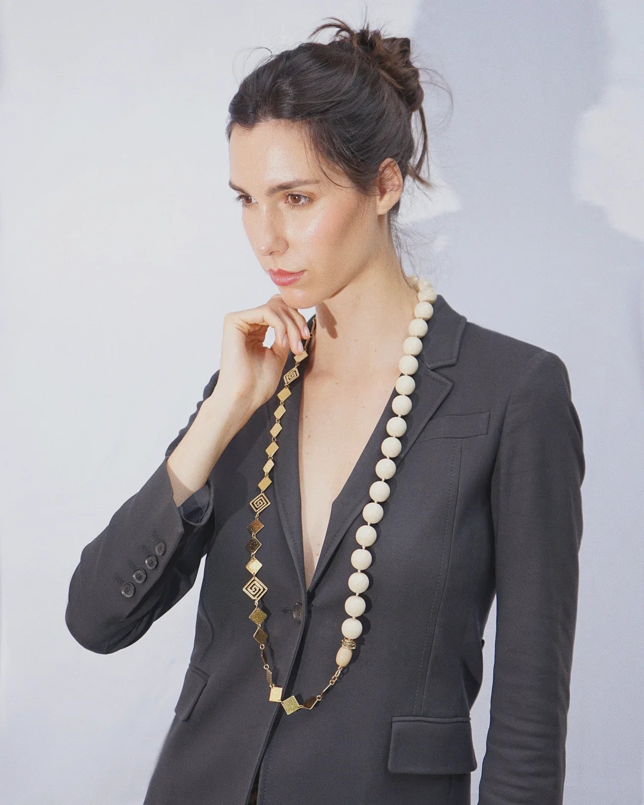 LUX QUARTZ NECKLACE