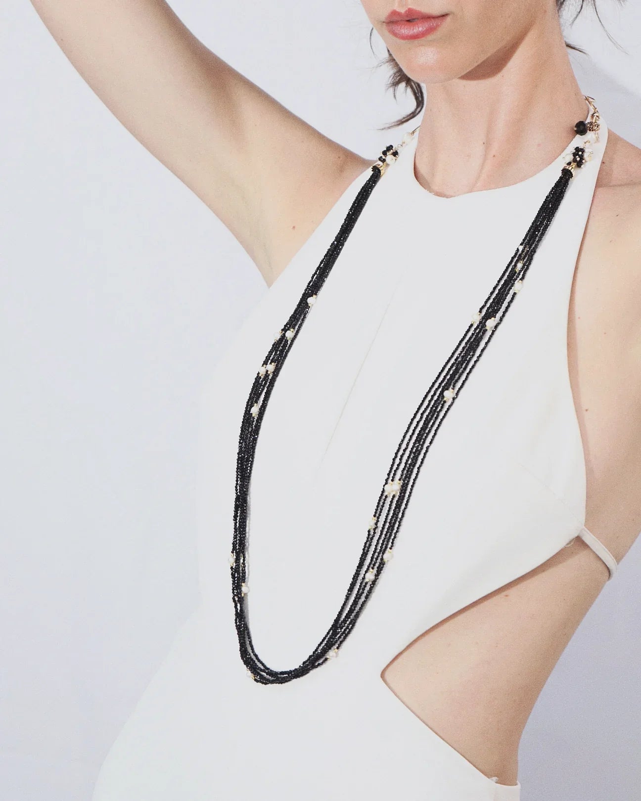 LUX QUARTZ NECKLACE