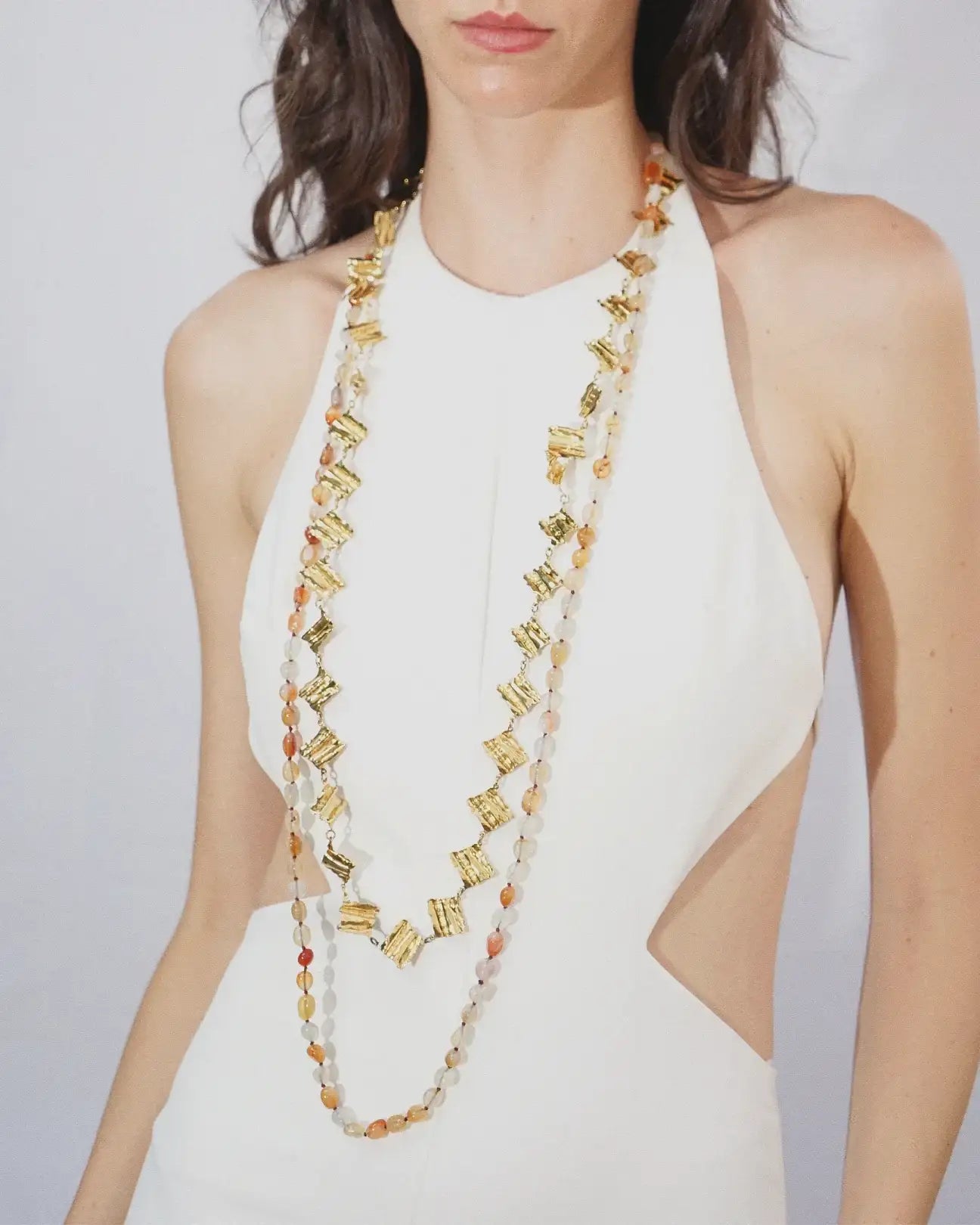 LUX QUARTZ NECKLACE
