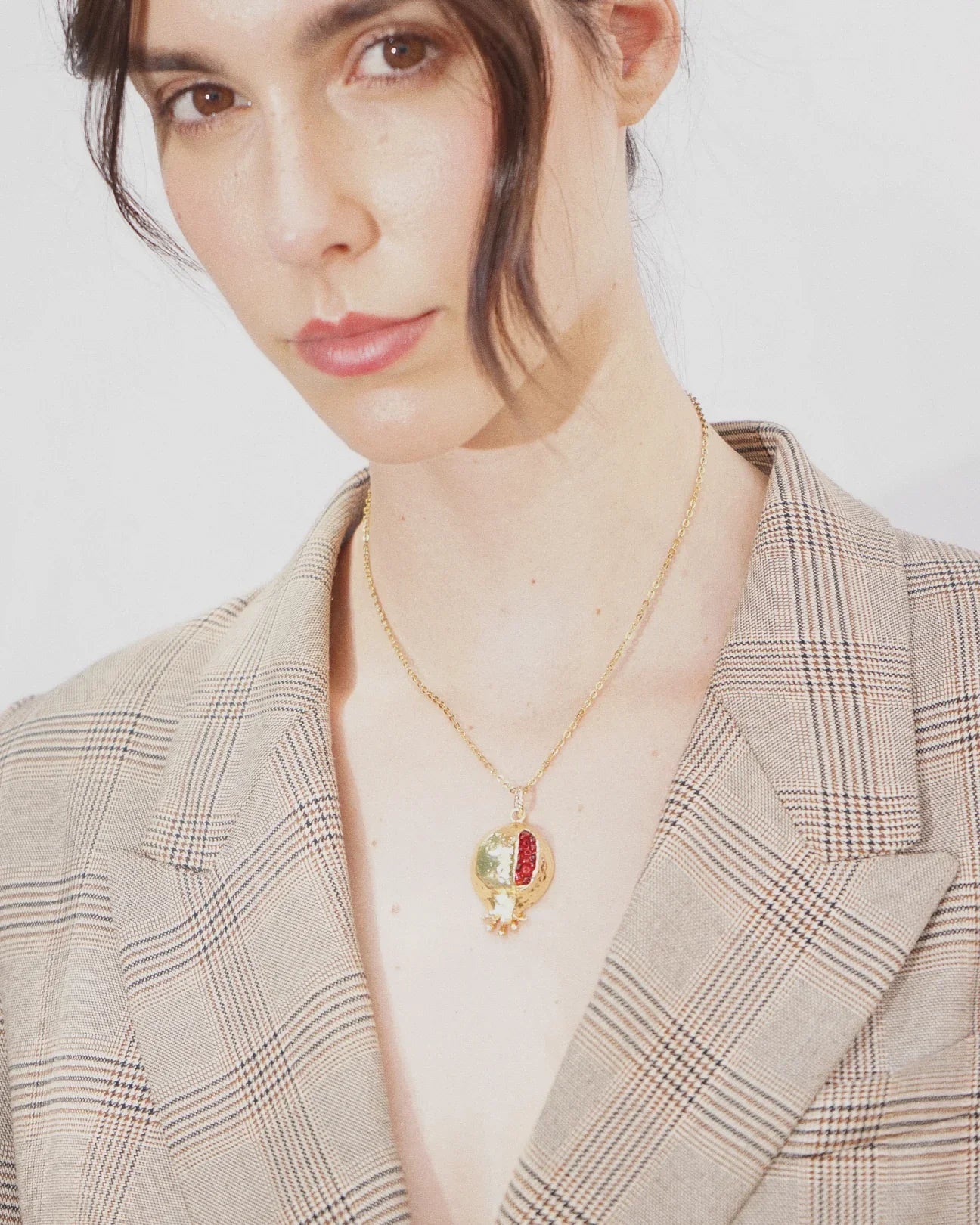 LUX QUARTZ NECKLACE