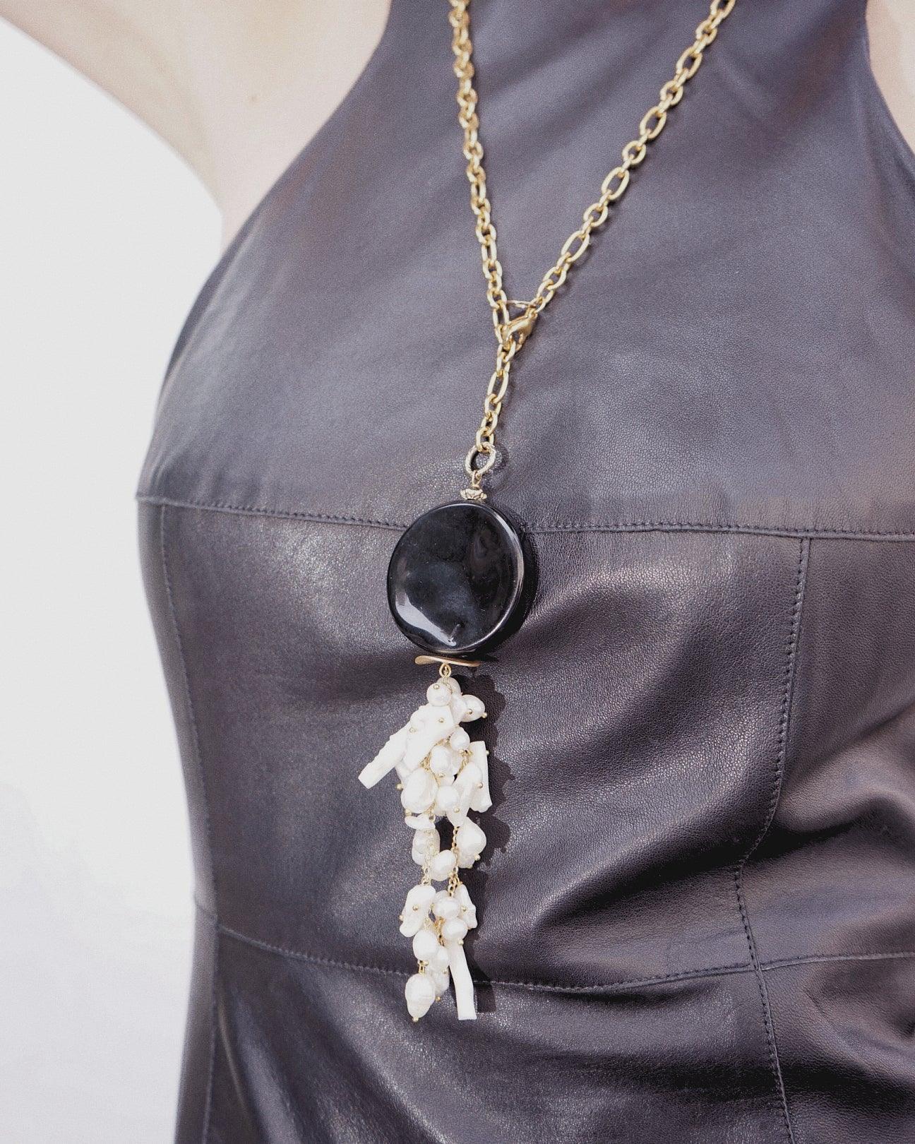 LUX QUARTZ NECKLACE