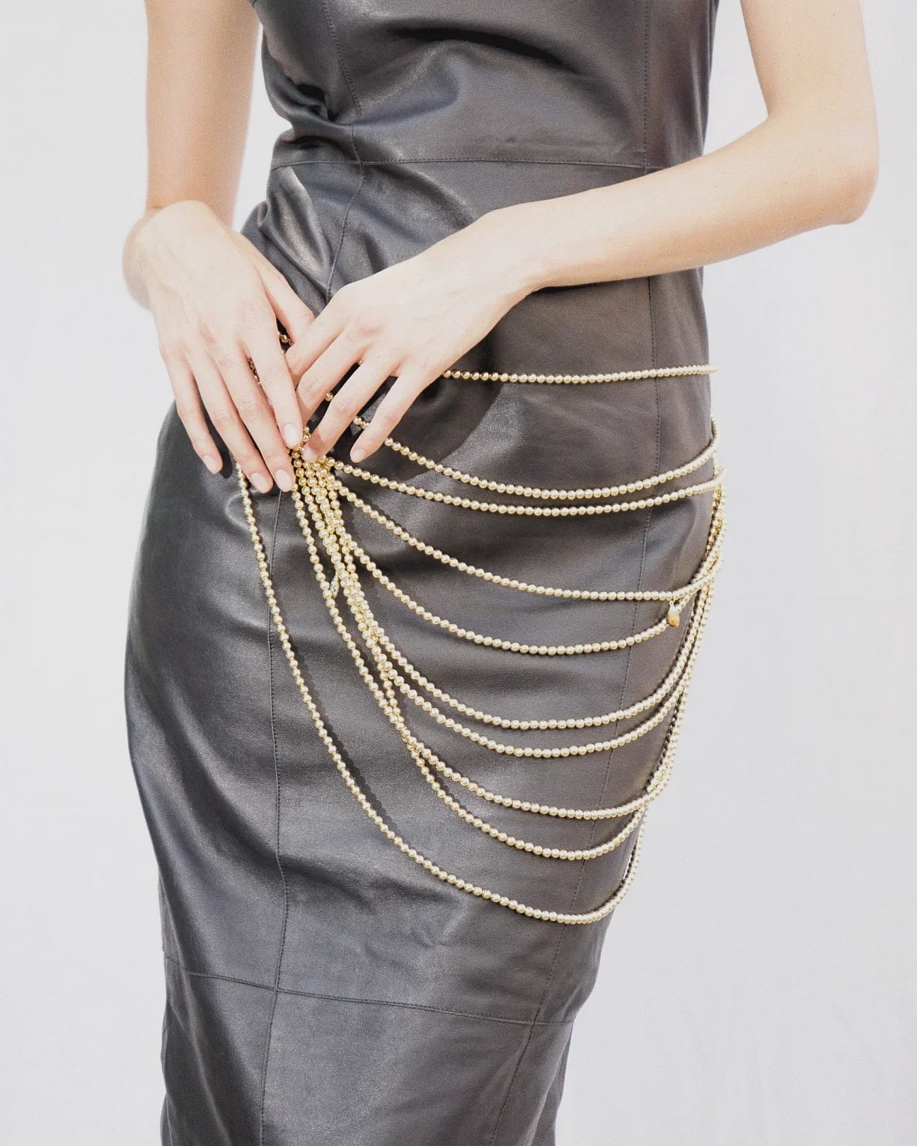 LUX QUARTZ NECKLACE