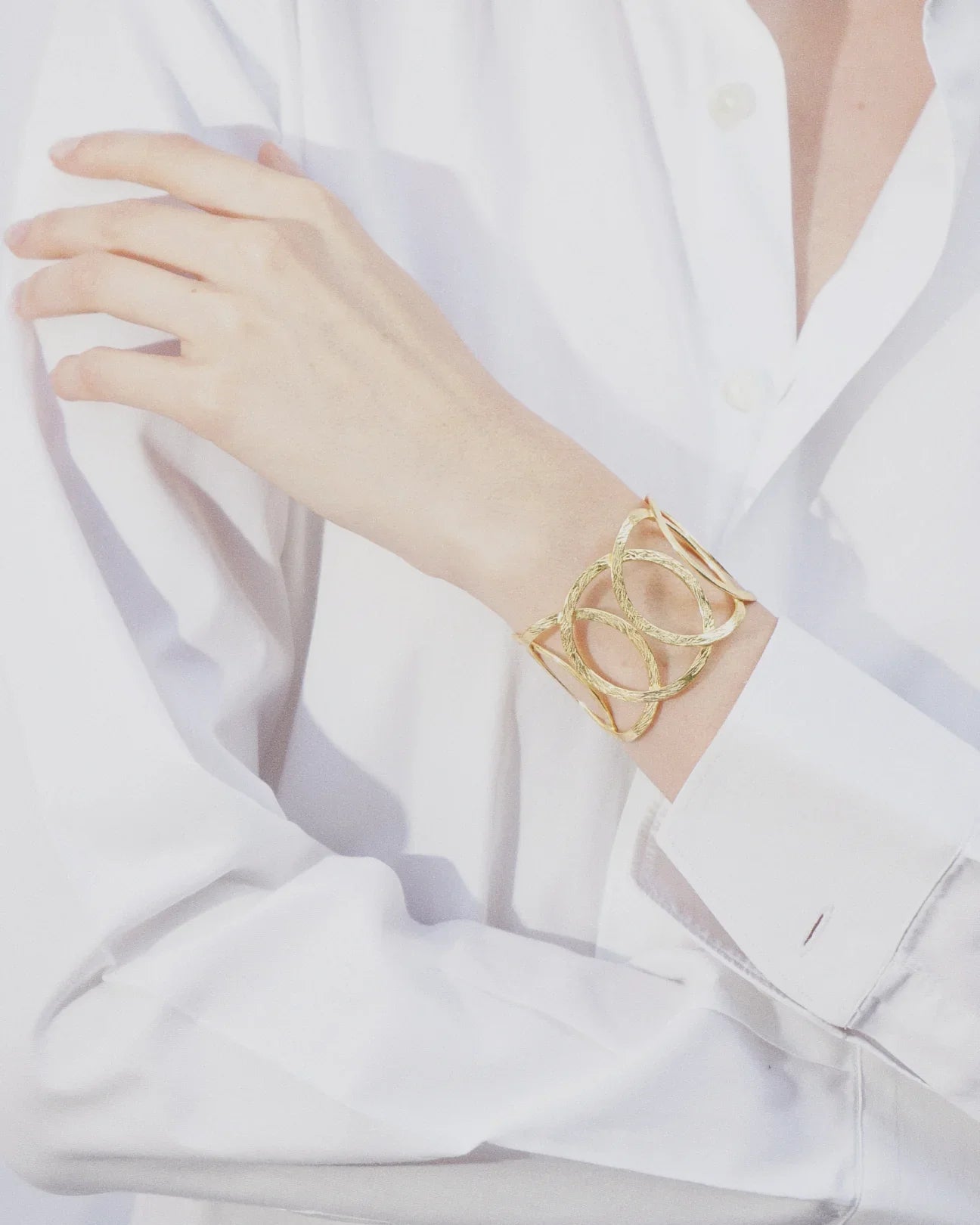 LUX QUARTZ NECKLACE