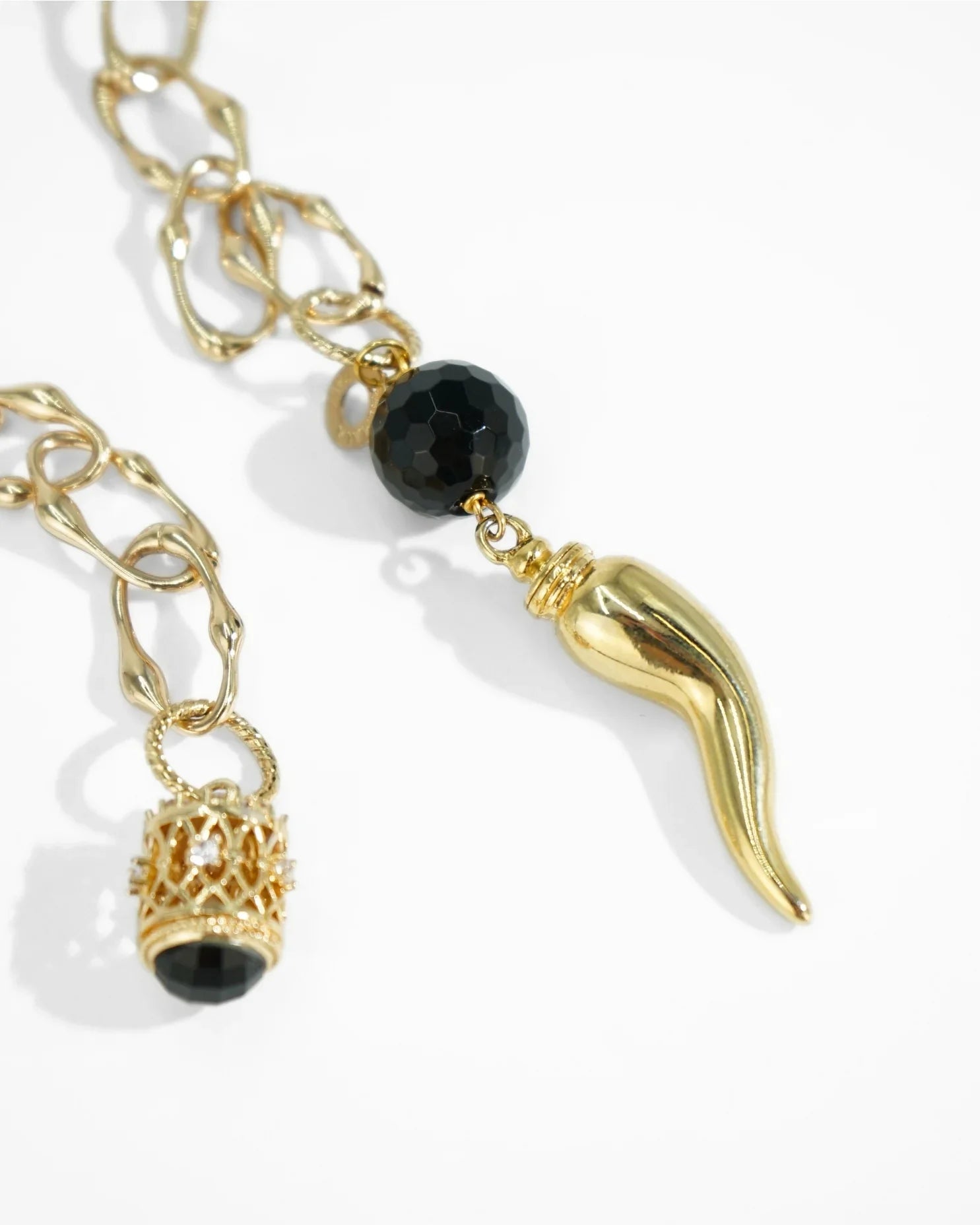 LUX QUARTZ NECKLACE