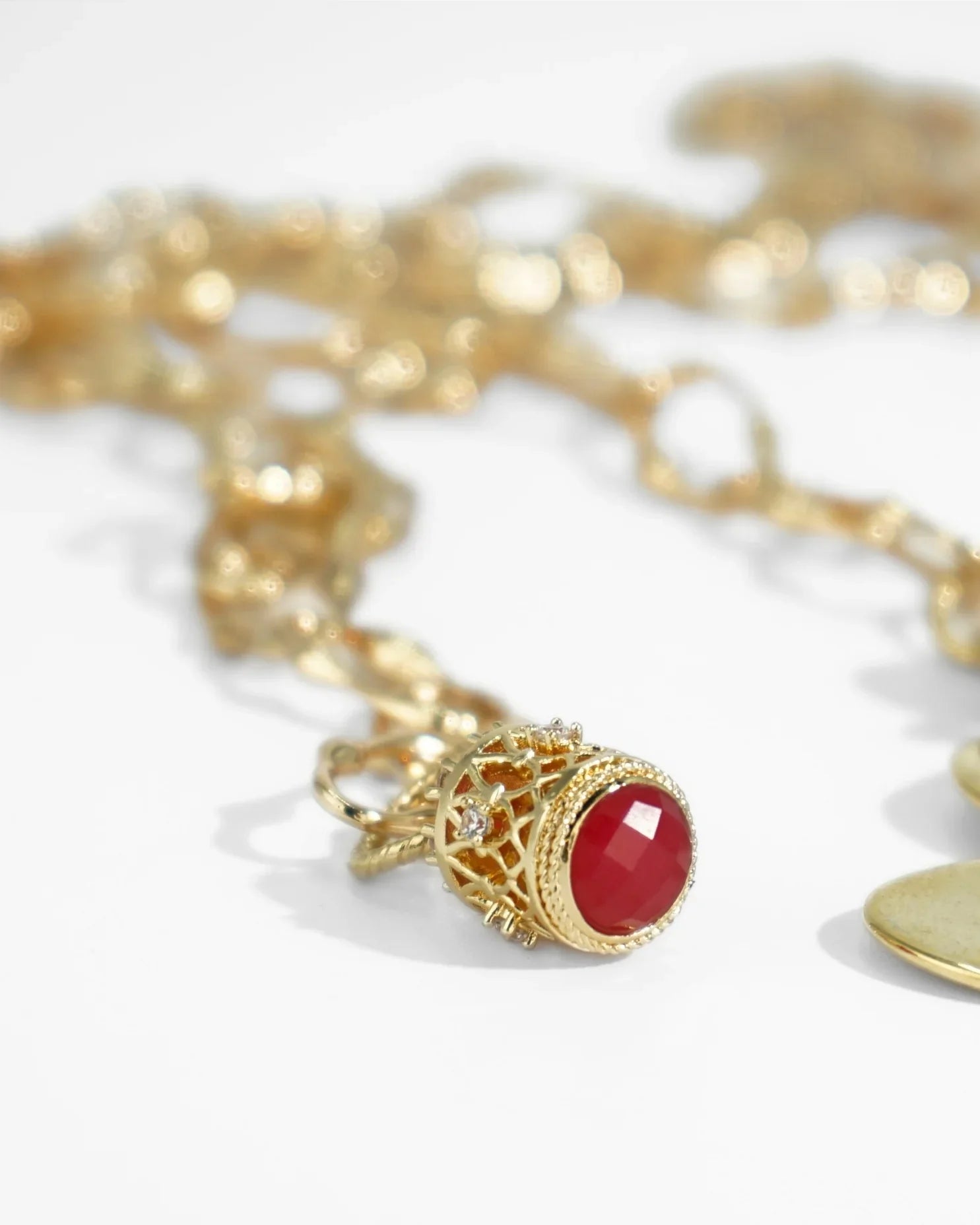 LUX QUARTZ NECKLACE