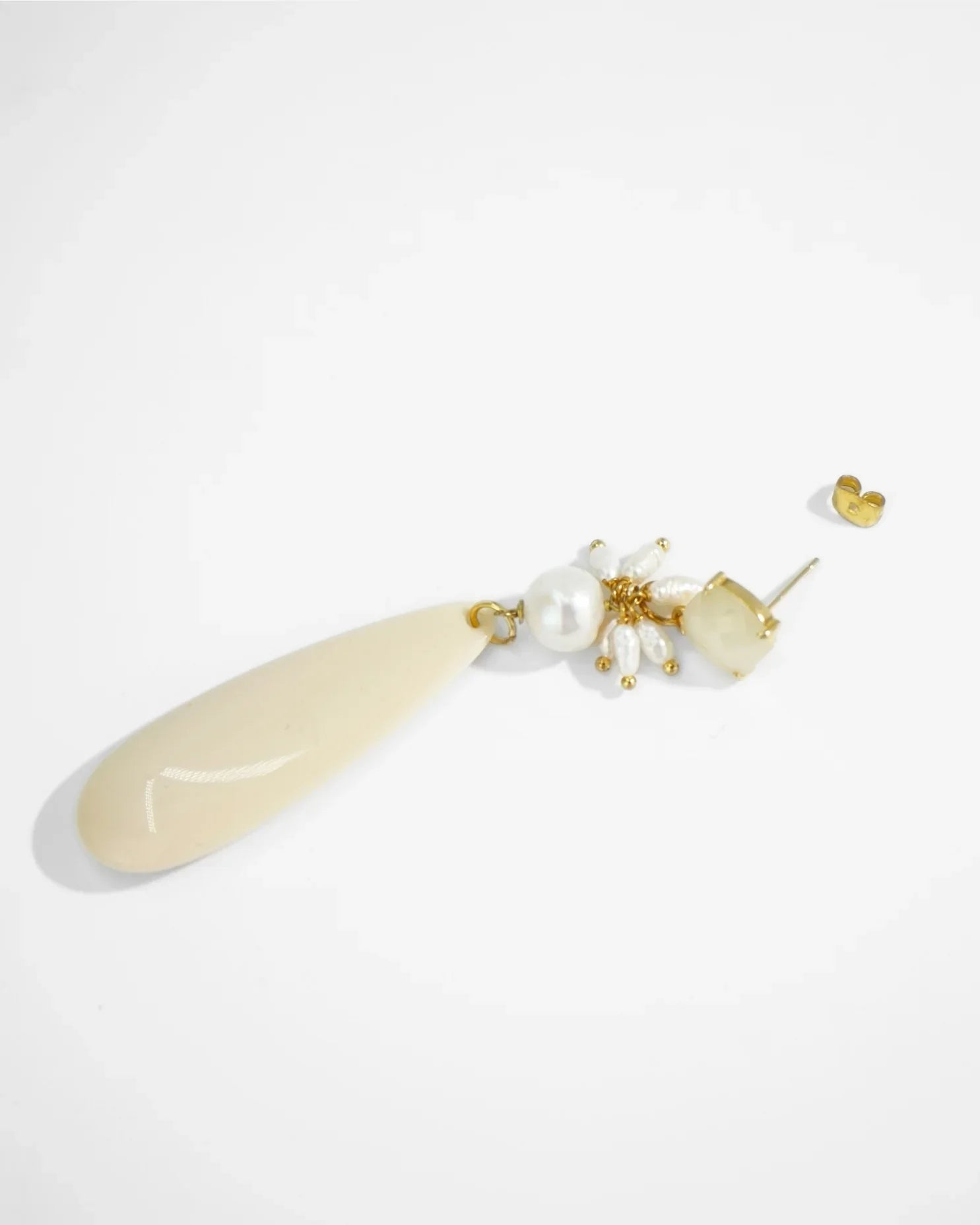 LUX QUARTZ NECKLACE