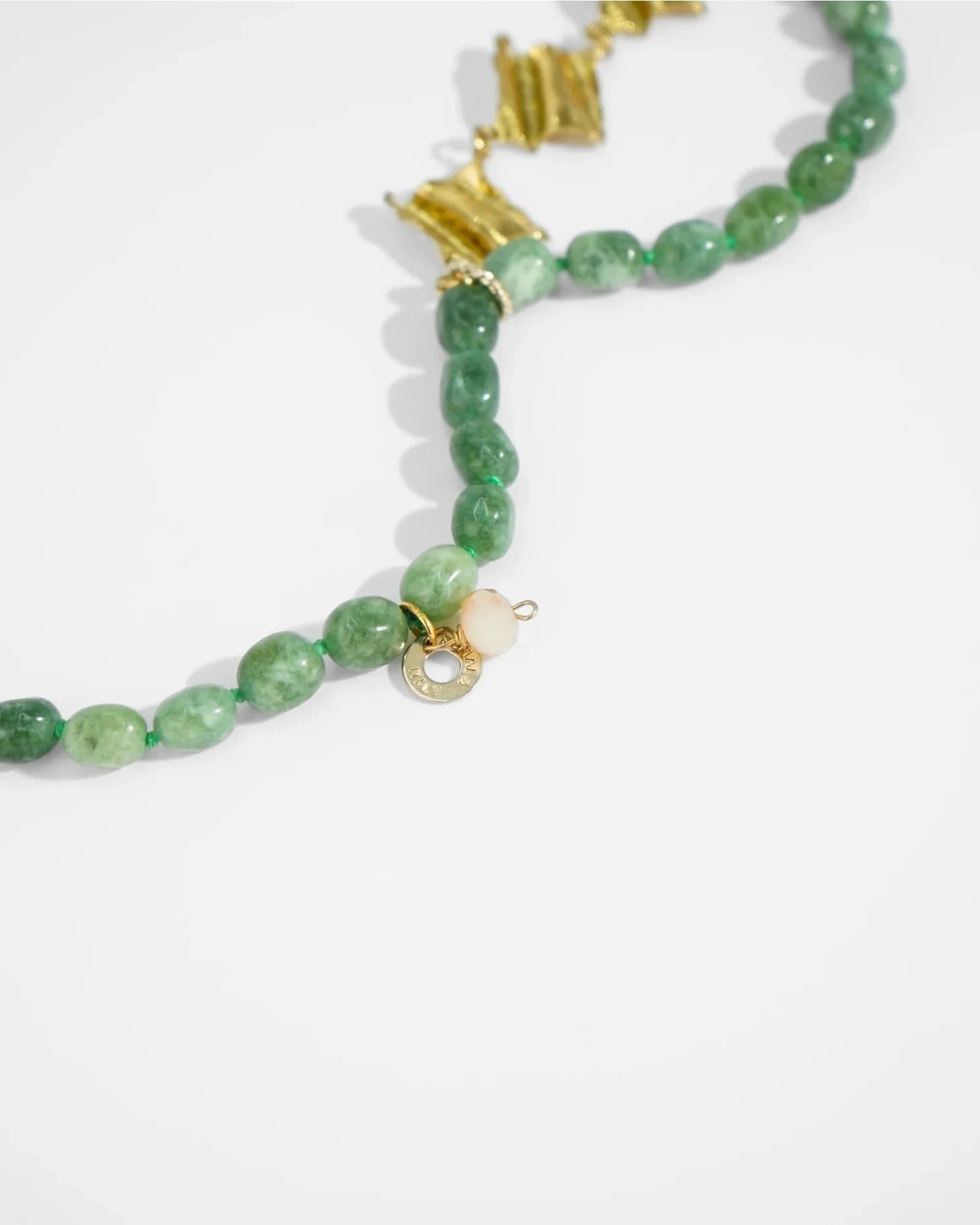 LUX QUARTZ NECKLACE