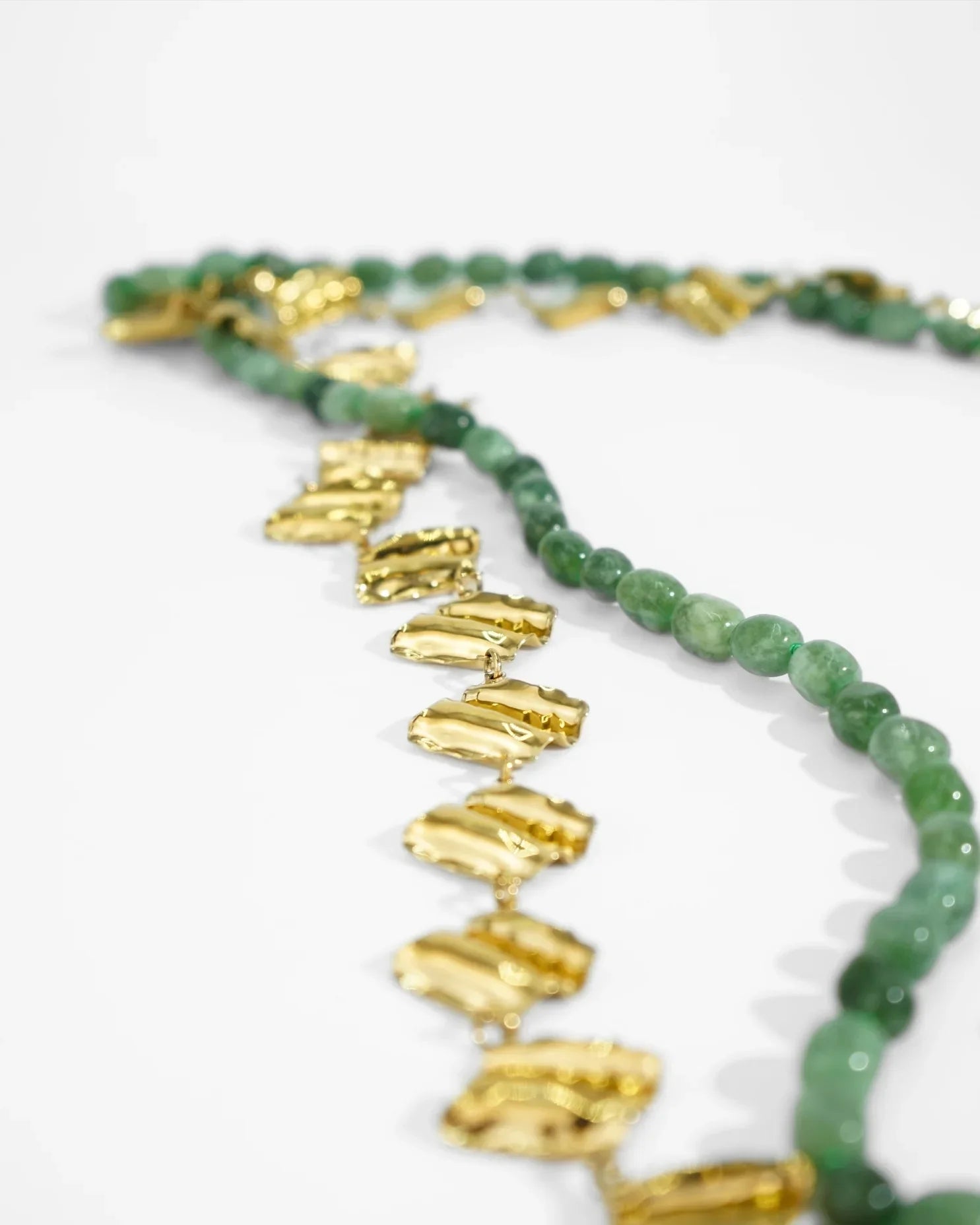 LUX QUARTZ NECKLACE