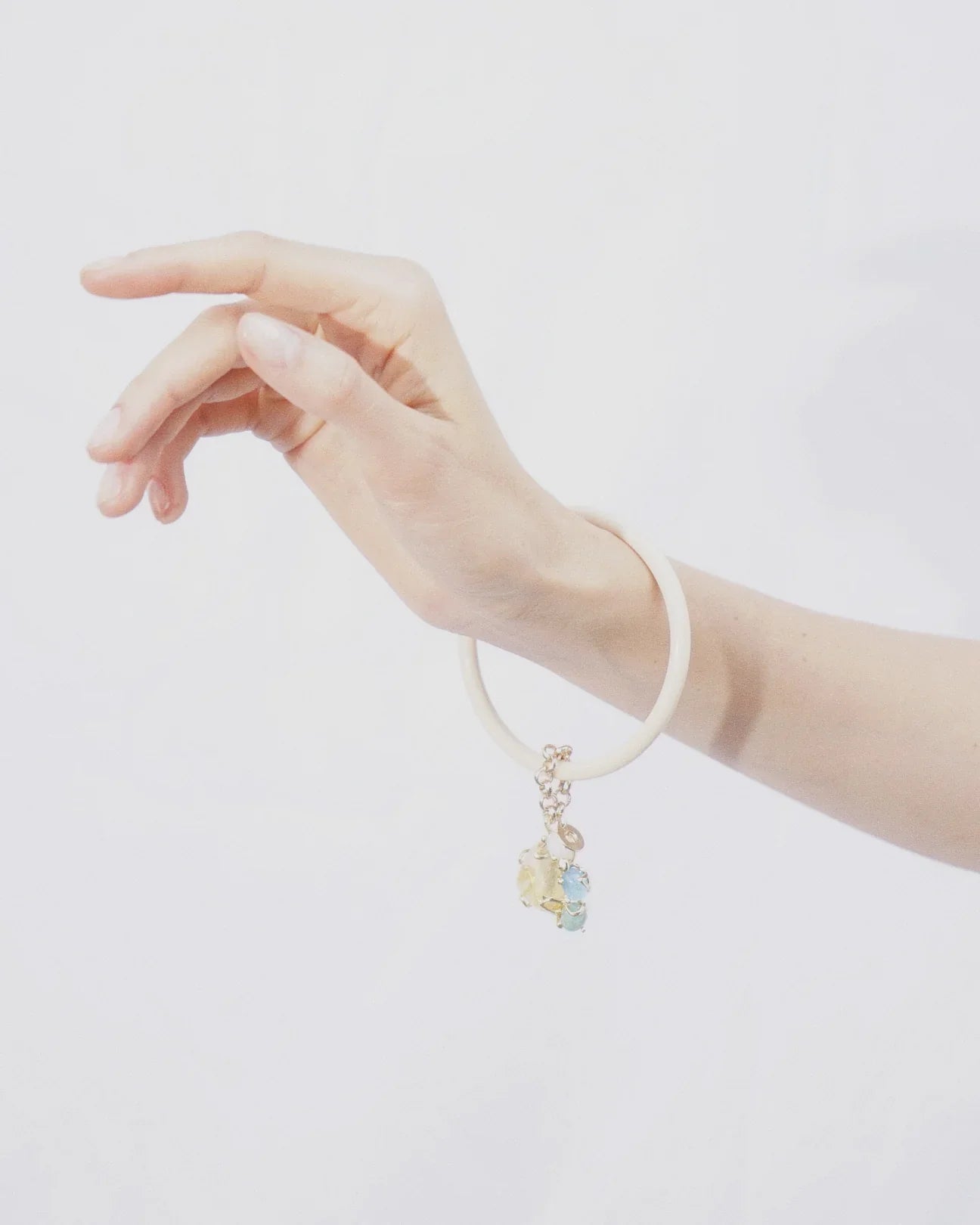 LUX QUARTZ NECKLACE