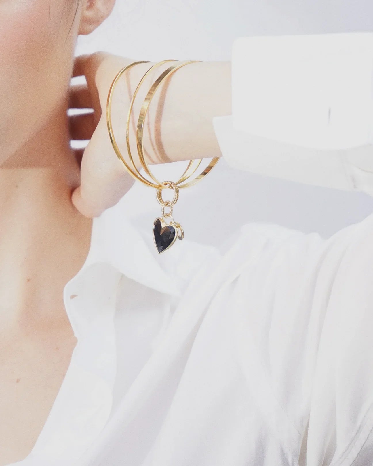 LUX QUARTZ NECKLACE