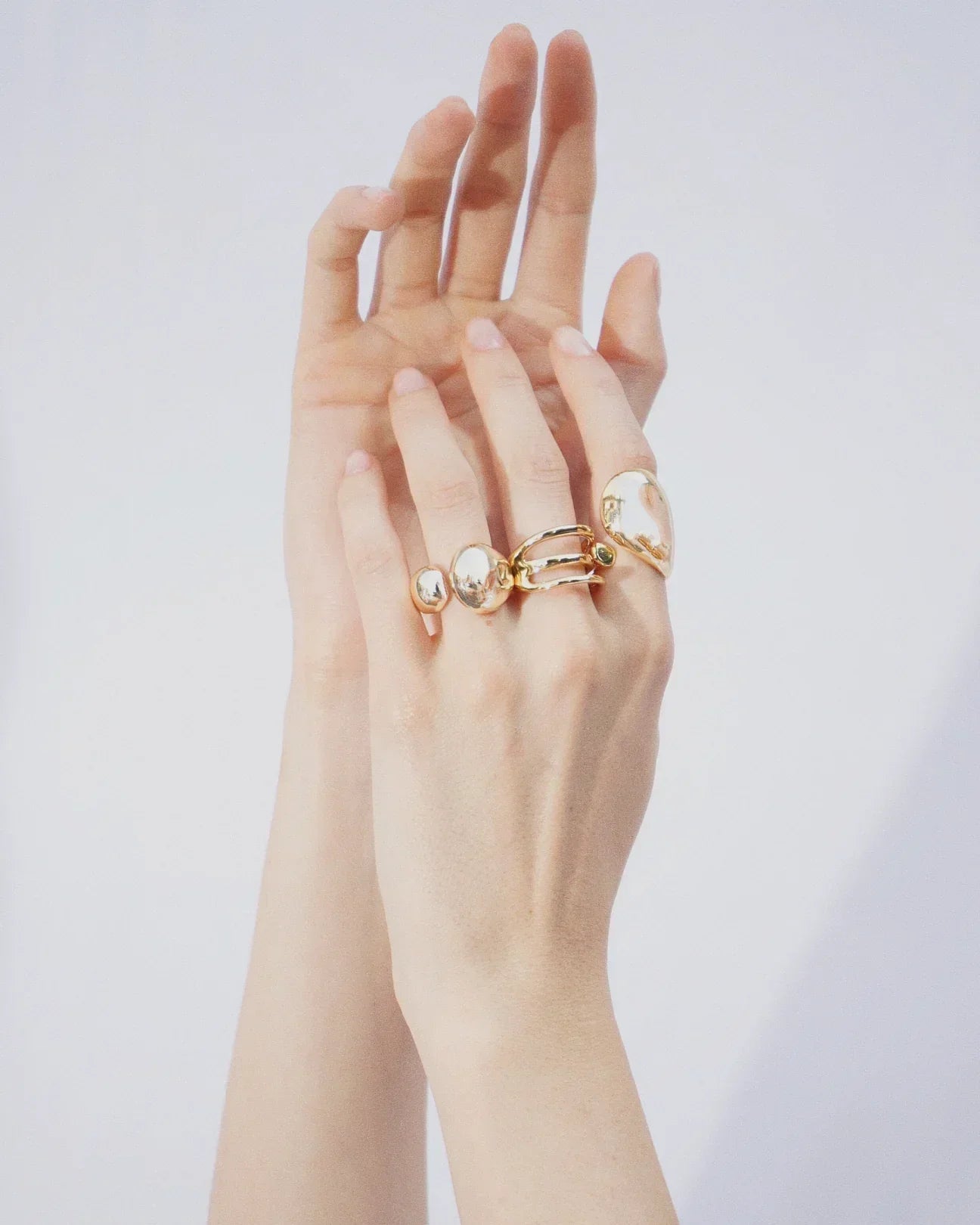 LUX QUARTZ NECKLACE
