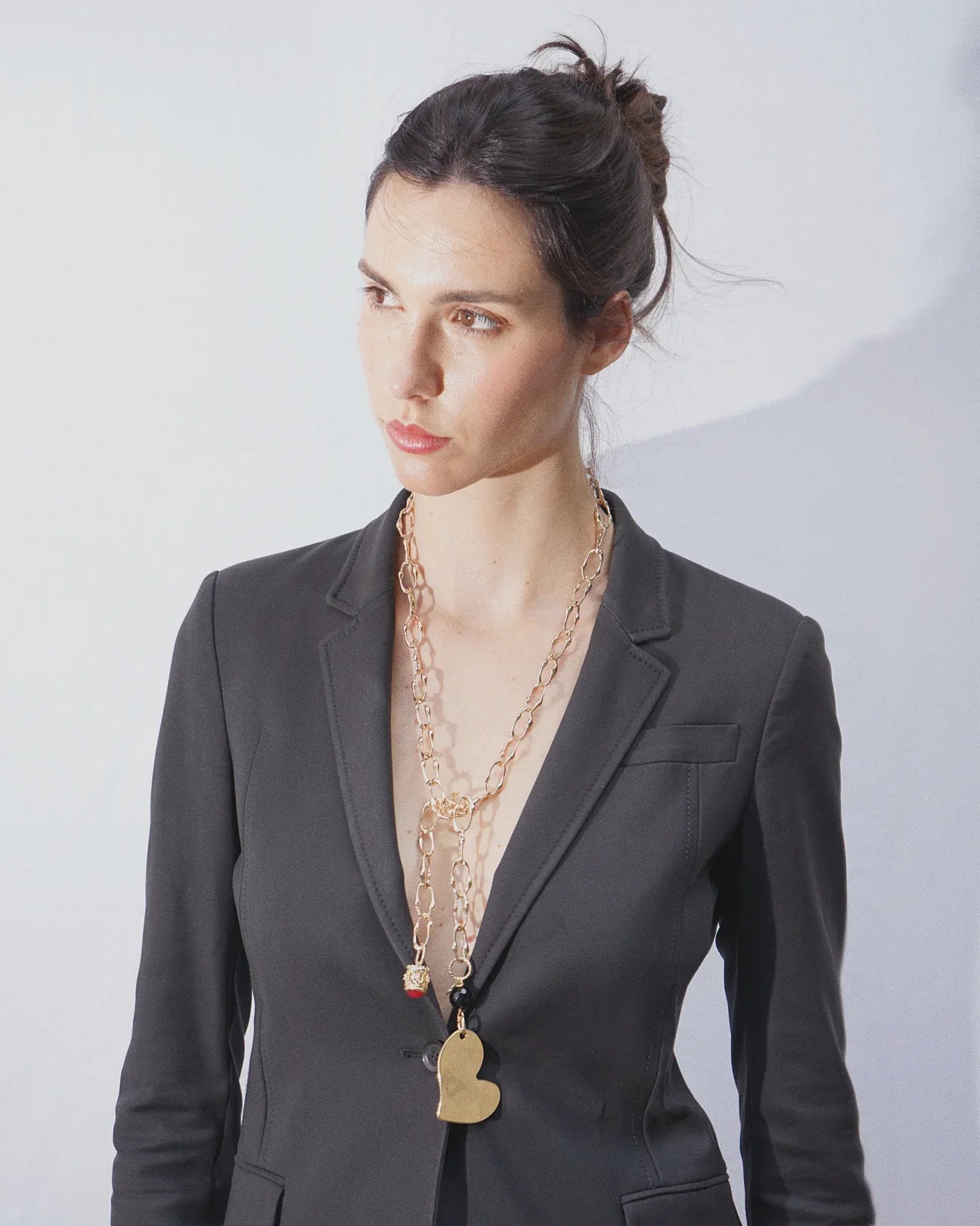 LUX QUARTZ NECKLACE