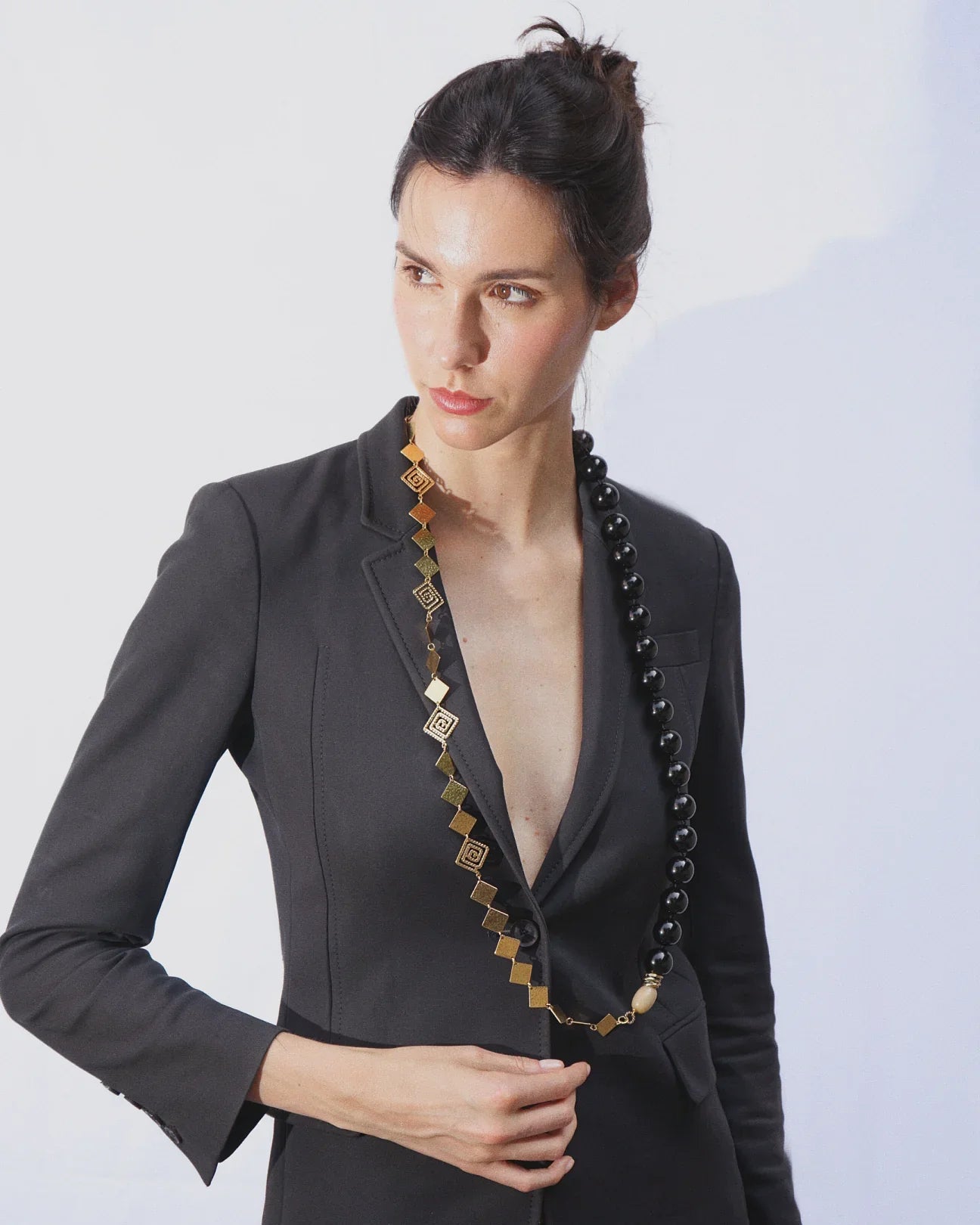 LUX QUARTZ NECKLACE