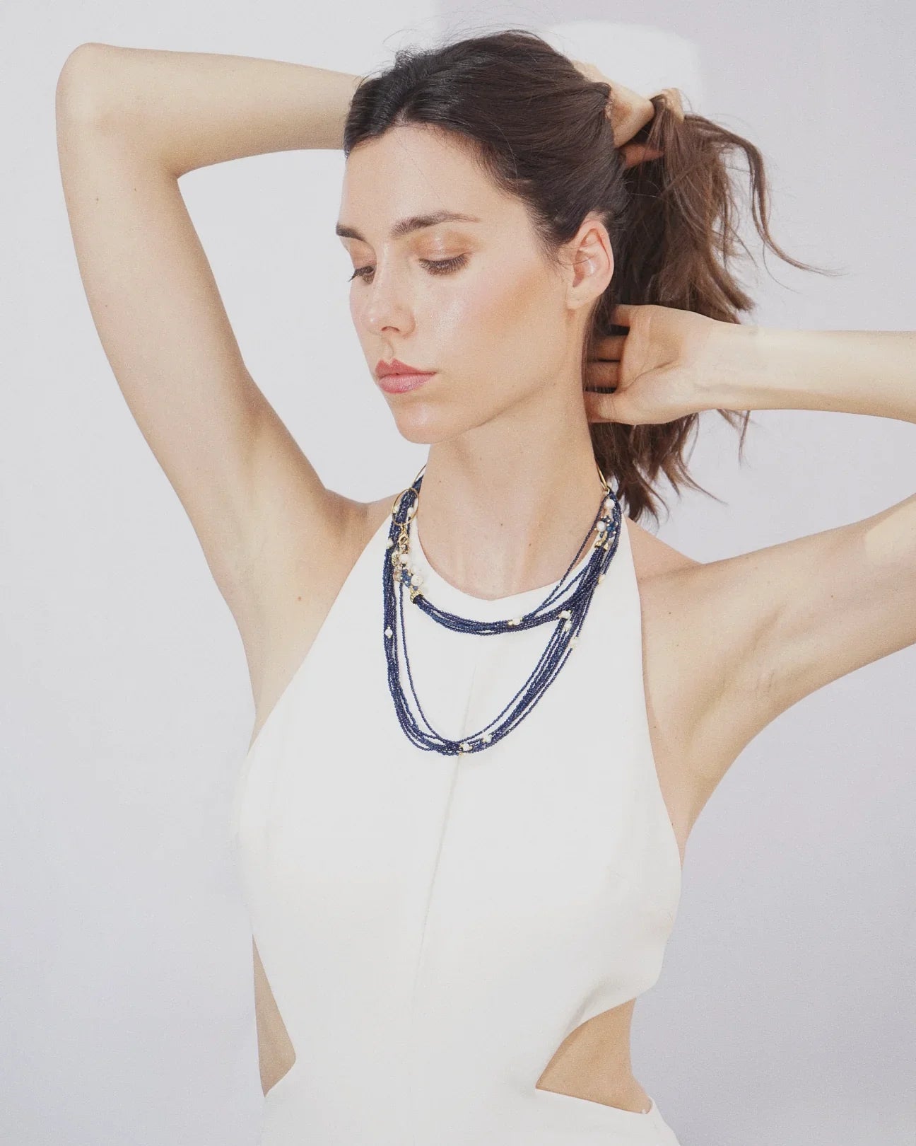 LUX QUARTZ NECKLACE