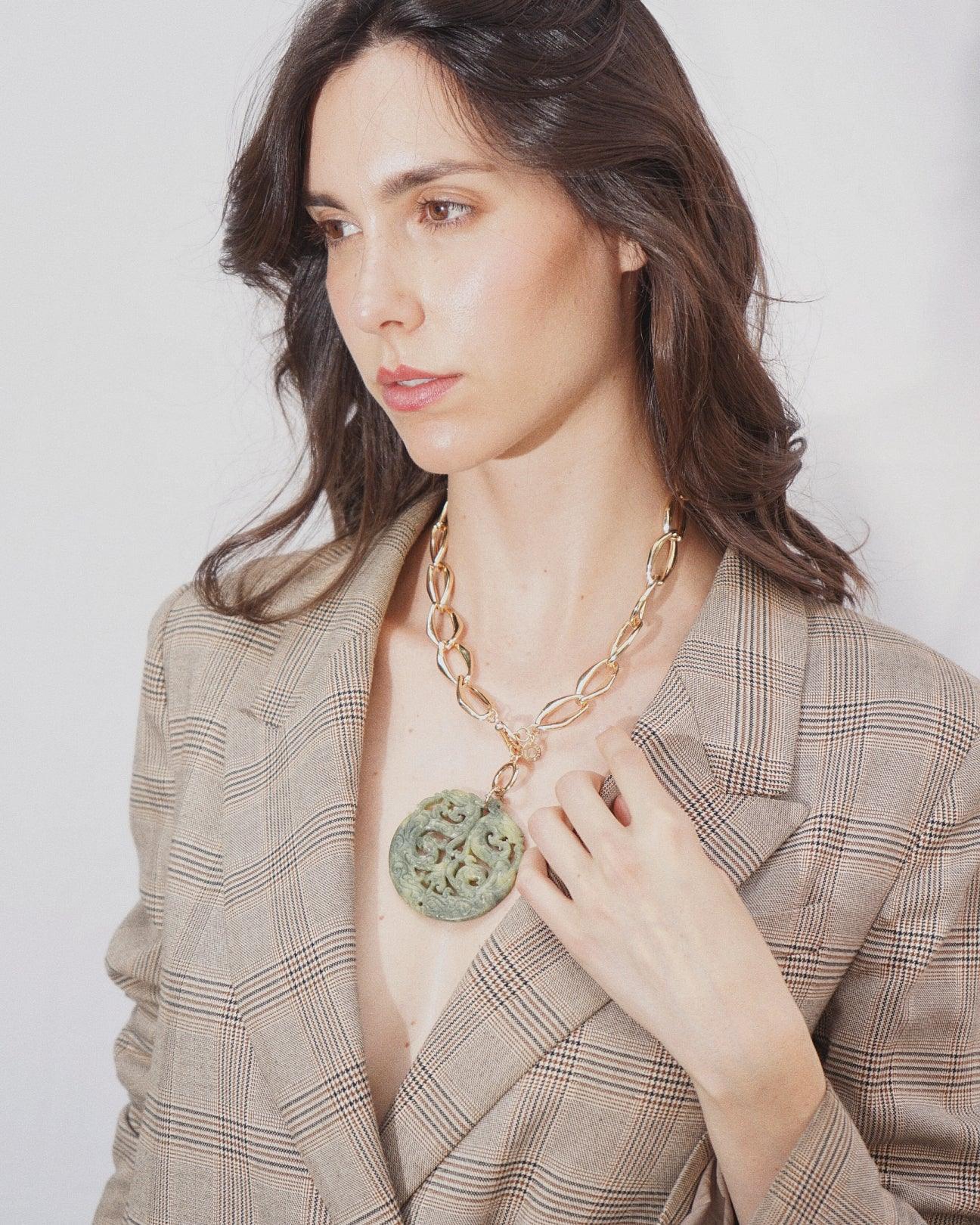 LUX QUARTZ NECKLACE