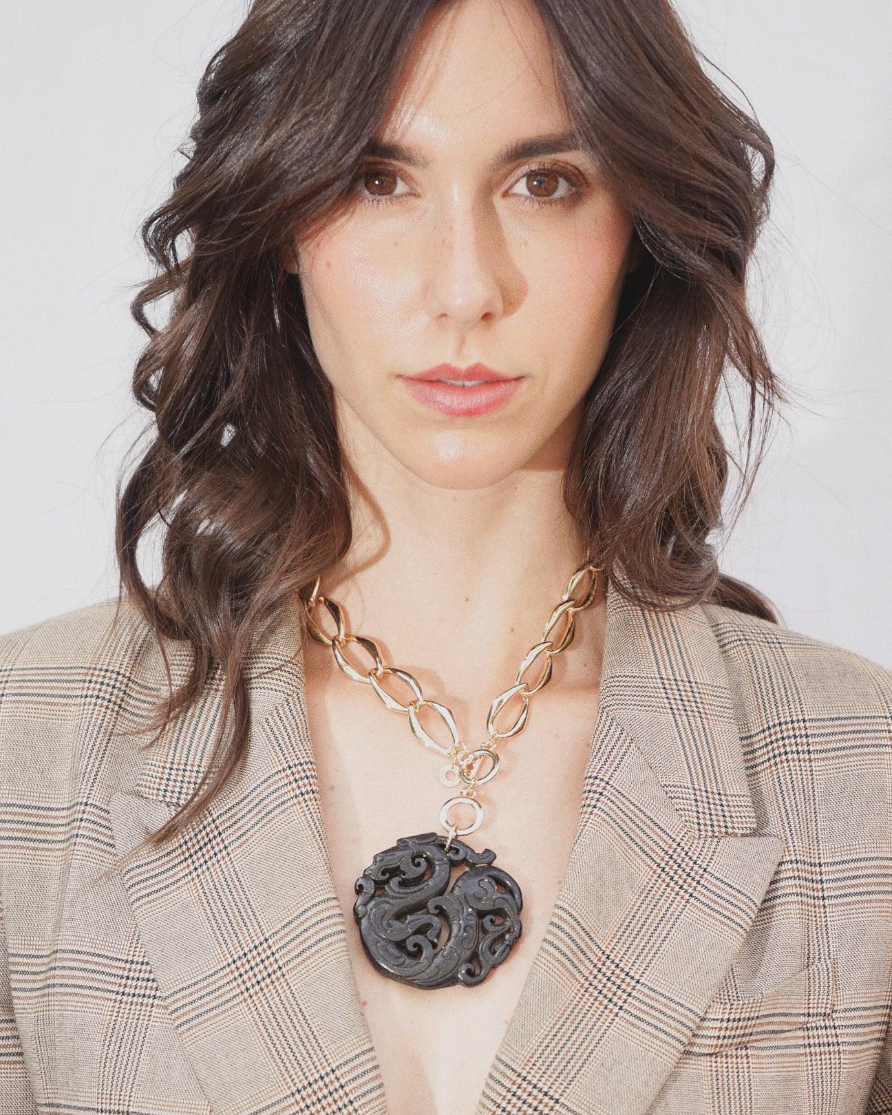 LUX QUARTZ NECKLACE