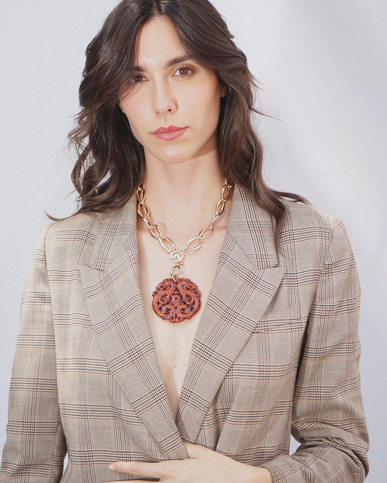 LUX QUARTZ NECKLACE