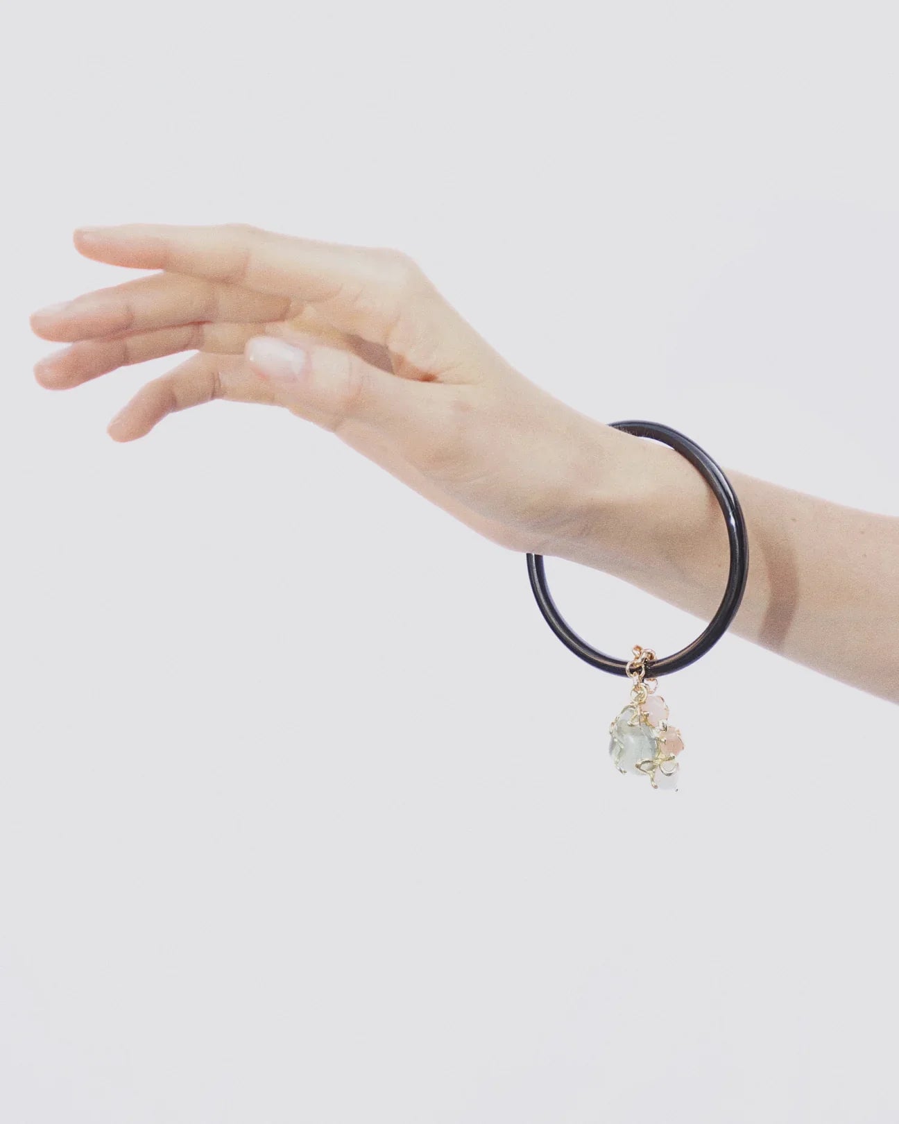 LUX QUARTZ NECKLACE